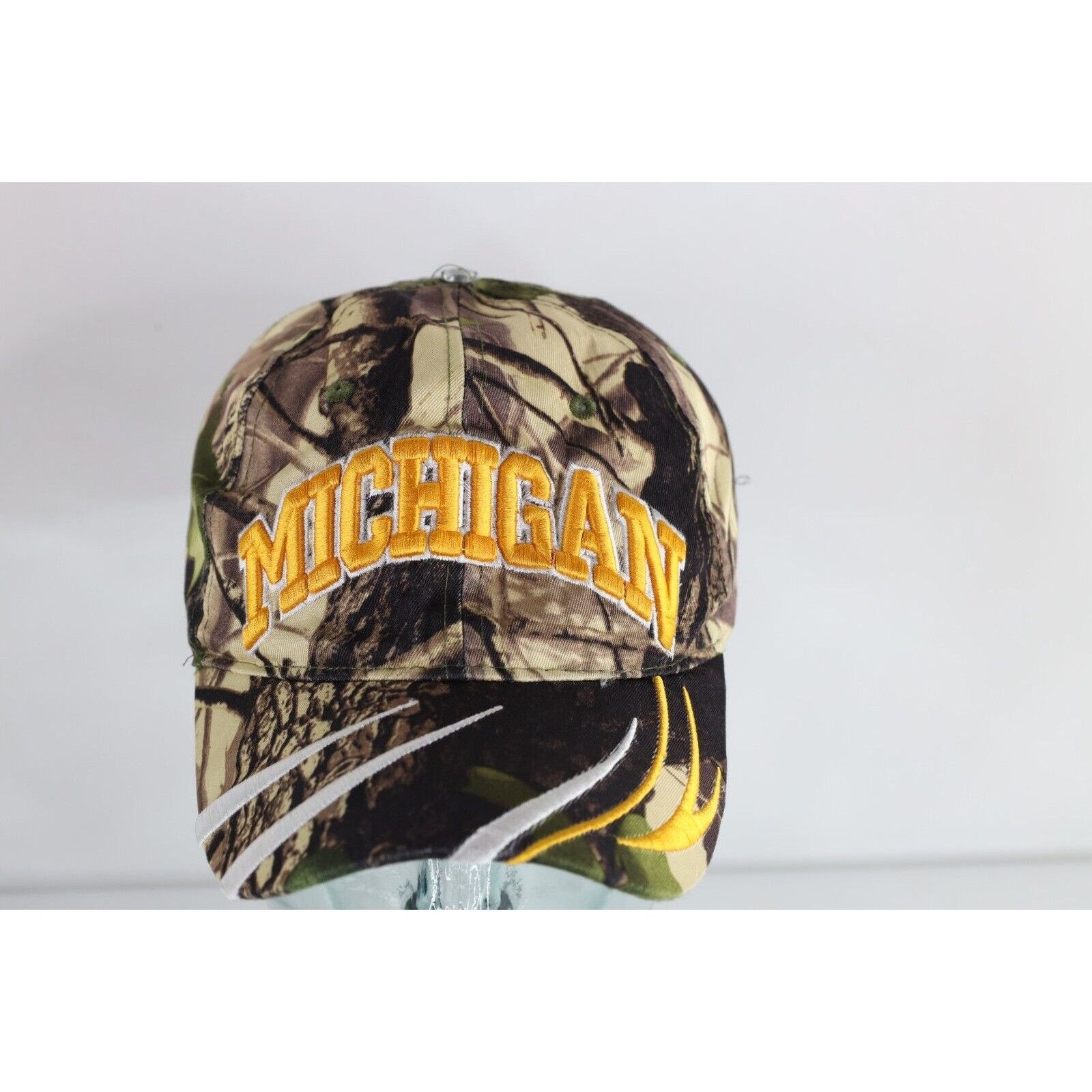 Vintage Vintage 90s Distressed University of Michigan Camo Hat Size ONE SIZE - 1 Thumbnail