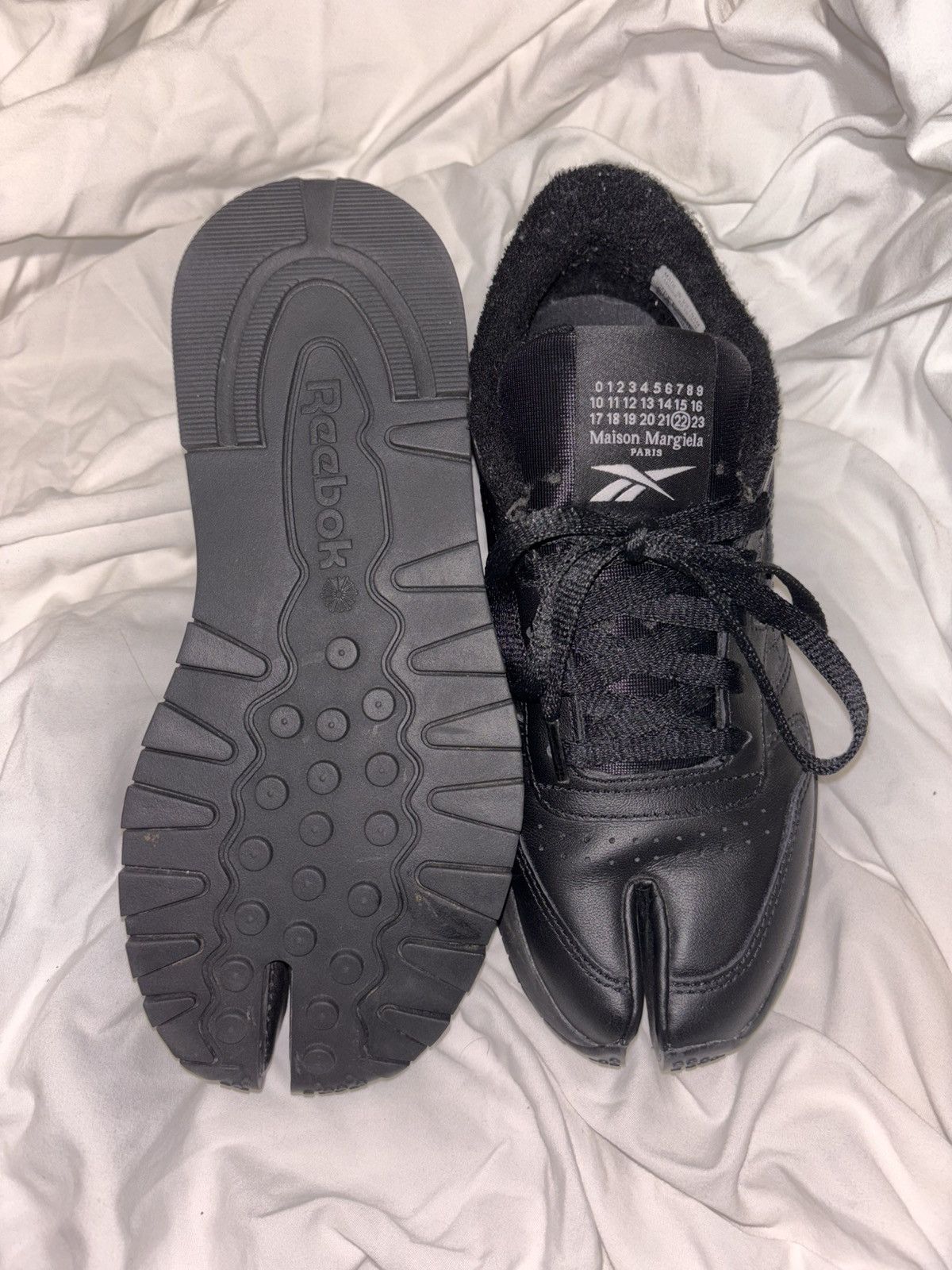 Maison Margiela × Reebok Maison Margiela x Reebok Tabi Sneakers Black Split Toe US 6 Size US 6 / IT 36 - 4 Thumbnail