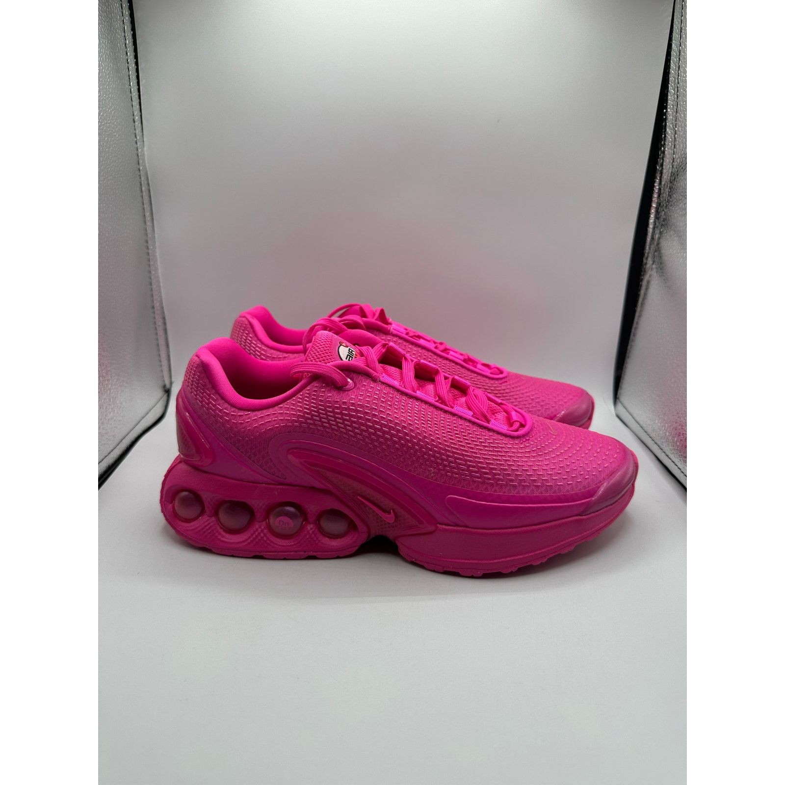 Nike Nike Air Max DN Wmns “Laser Fuchsia” size 7.5w Size US 7.5 / IT 37.5 - 3 Thumbnail