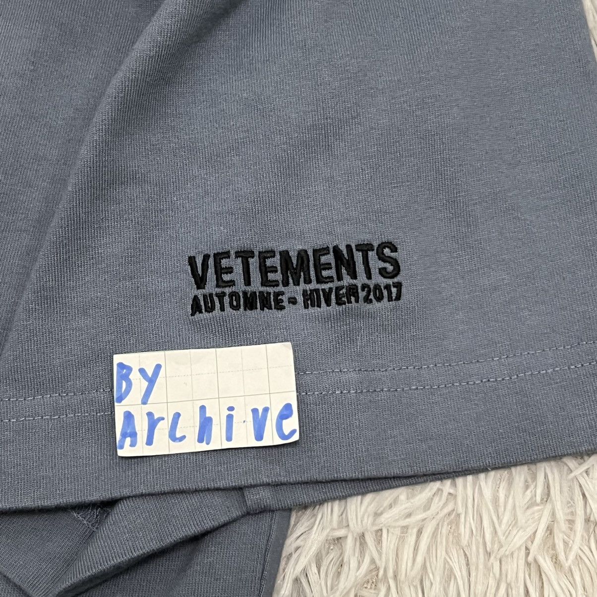 Vetements Vetements AW17 Padded Shoulder Slogan T-Shirt Size US M / EU 48-50 / 2 - 7 Thumbnail