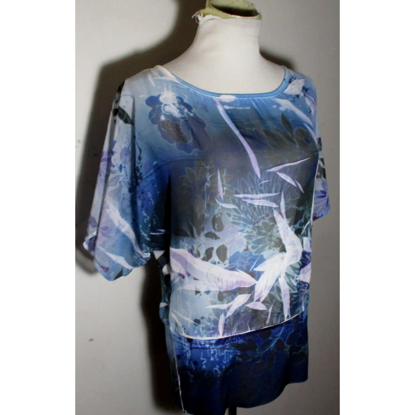 Vintage FLEURISH Blouse Shirt Blue L Womens Short Sleeve Sheer Vintage No NWOT Fashion Geometric Pattern 100% Polyester Body Waist Casual Size L / US 10 / IT 46 - 3 Thumbnail