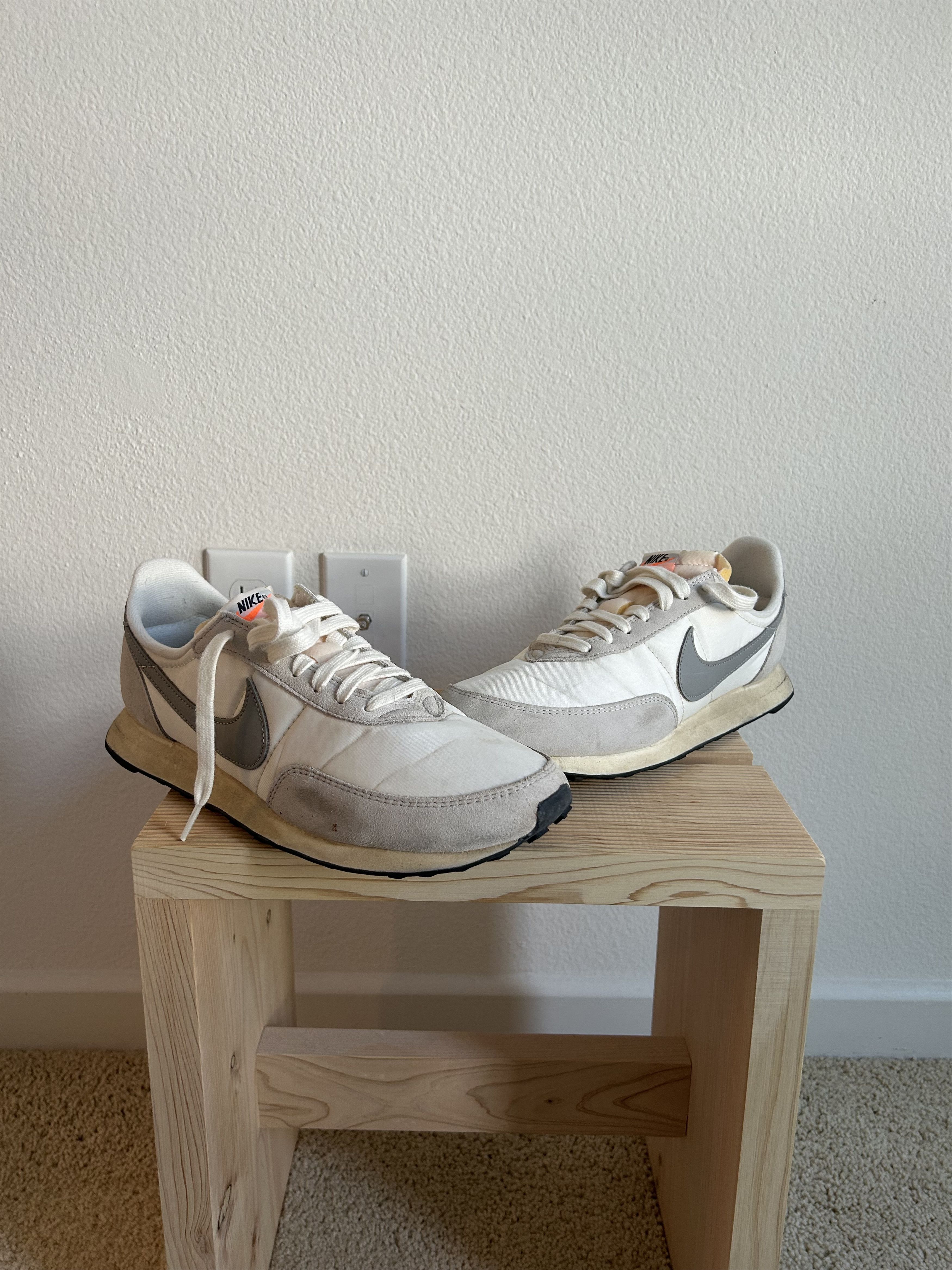 Nike NIKE WAFFLE TRAINER 2 SE Size US 11.5 / EU 44-45 - 1 Thumbnail
