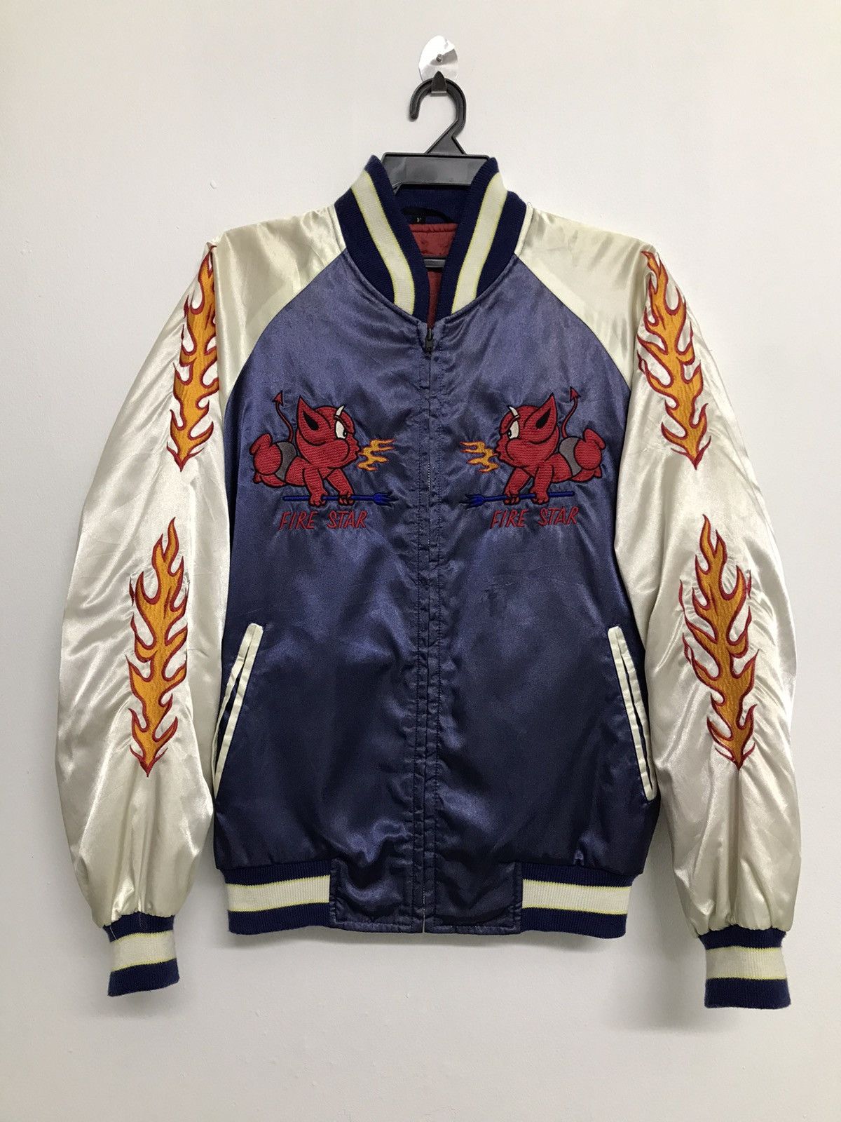 ジャケット・アウター AVIREX Devil Souvenir Jacket AVIREX Devil Souvenir Jacket