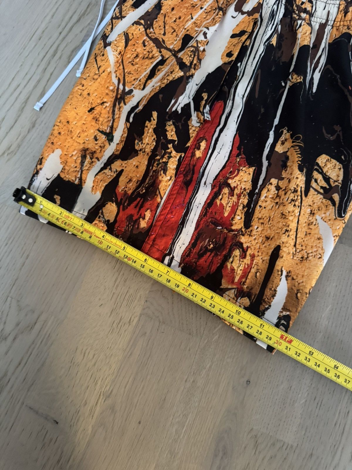 Amiri AMIRI Shorts real sizes SHOWN in photos by tape measure Size US 31 - 5 Thumbnail