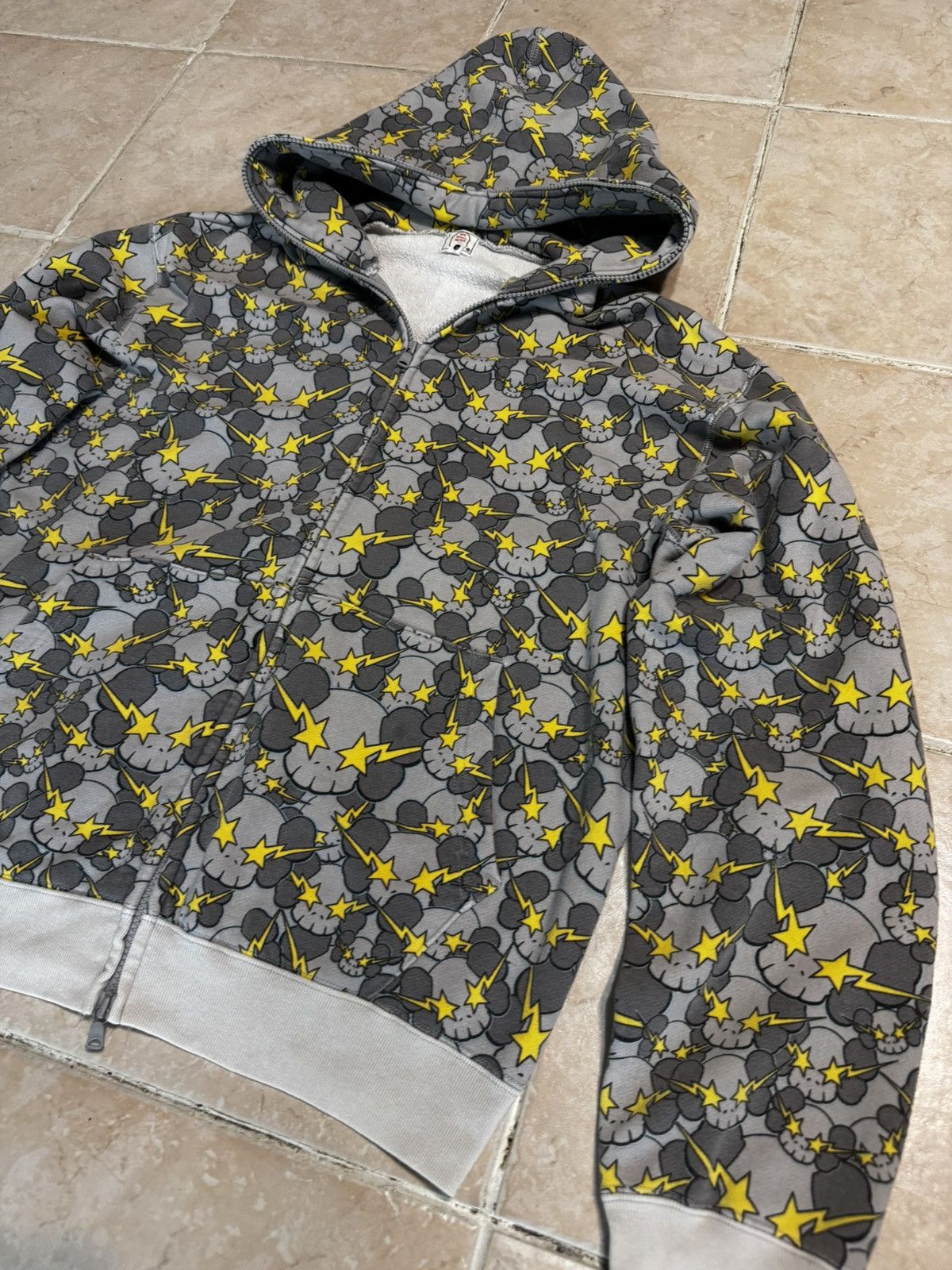 Bape × Kaws A BATHING APE X KAWS S/S 05 SKULLSTA FULL ZIP HOODIE 2005 Size US M / EU 48-50 / 2 - 6 Thumbnail