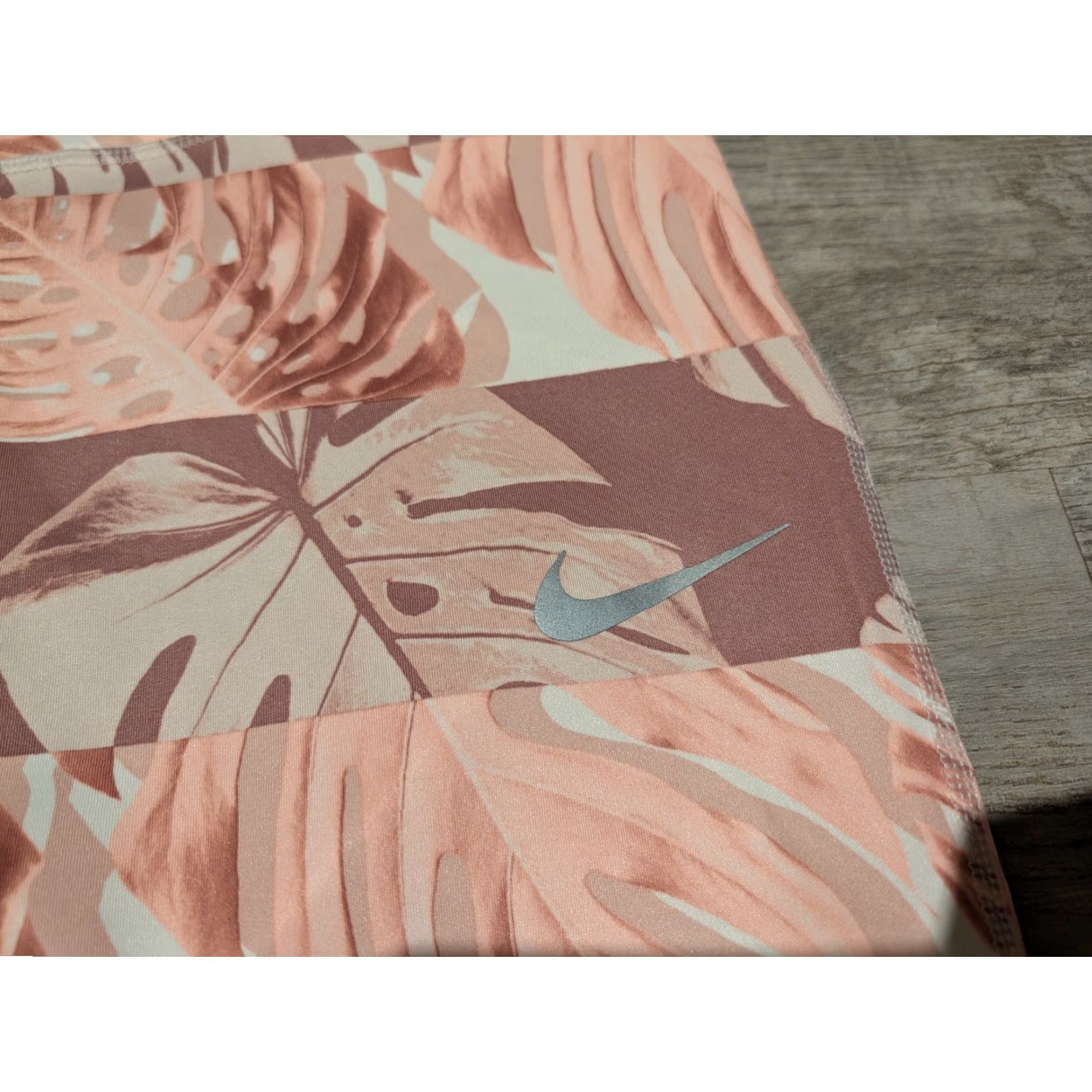 Nike Nike Tights Run Dri Fit FastRun Crop High Rise Pink Floral L Women Ankle Leggings Size L NWT NEW Nike dry Size 36" / US 14 / IT 50 - 2 Thumbnail