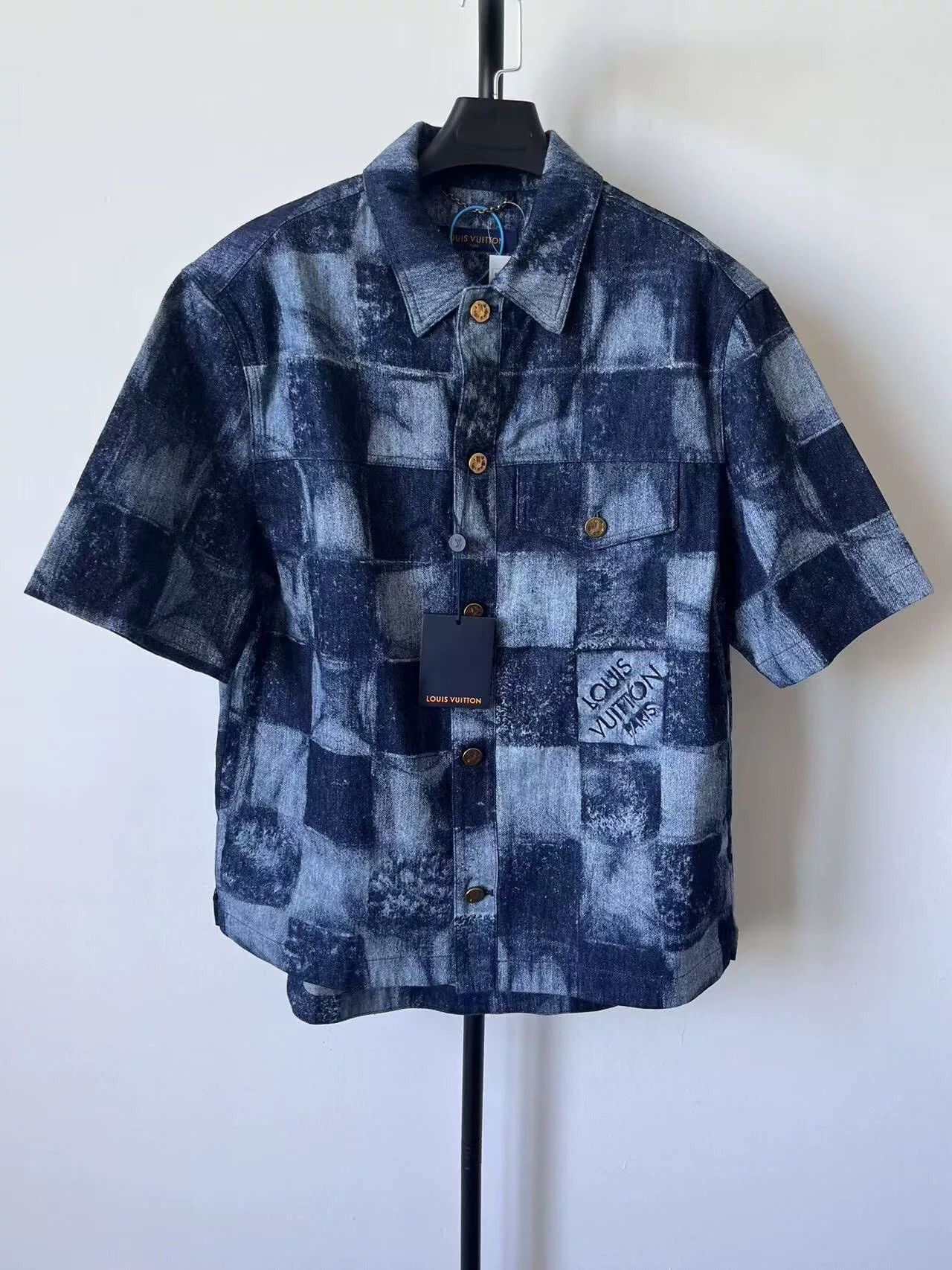 Louis Vuitton blue checkered classic short sleeve shirt Size US L / EU 52-54 / 3 - 1 Thumbnail