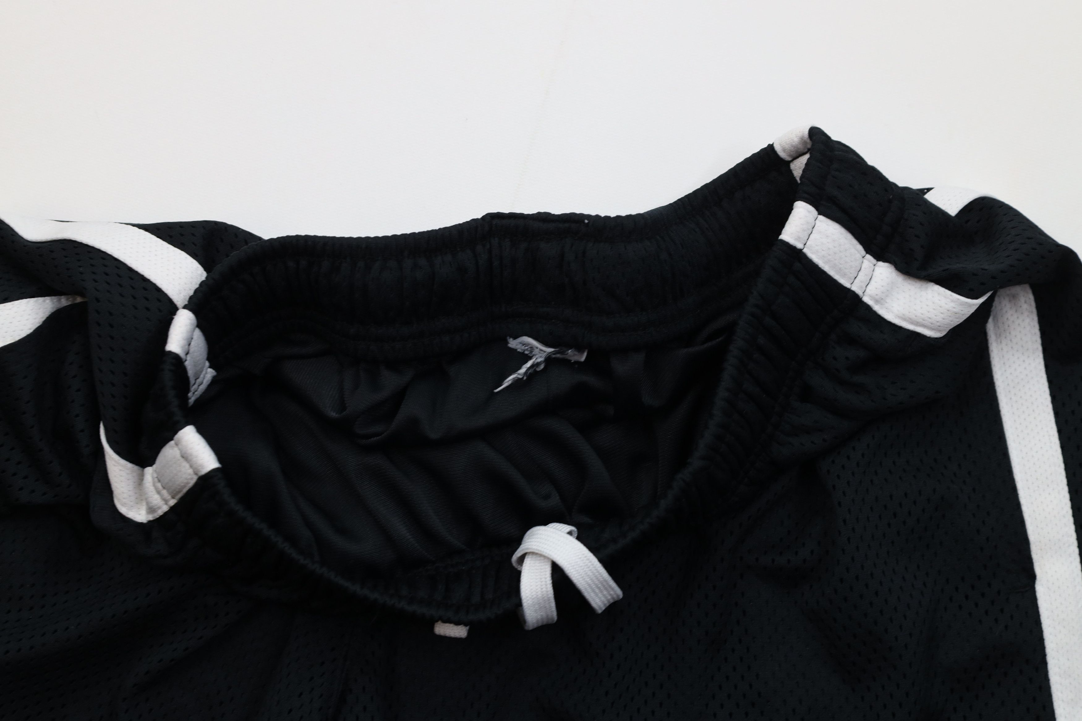 Nike Vintage Nike Scott Mini Swoosh Irish Baseball Mesh Shorts Size US 32 / EU 48 - 8 Thumbnail