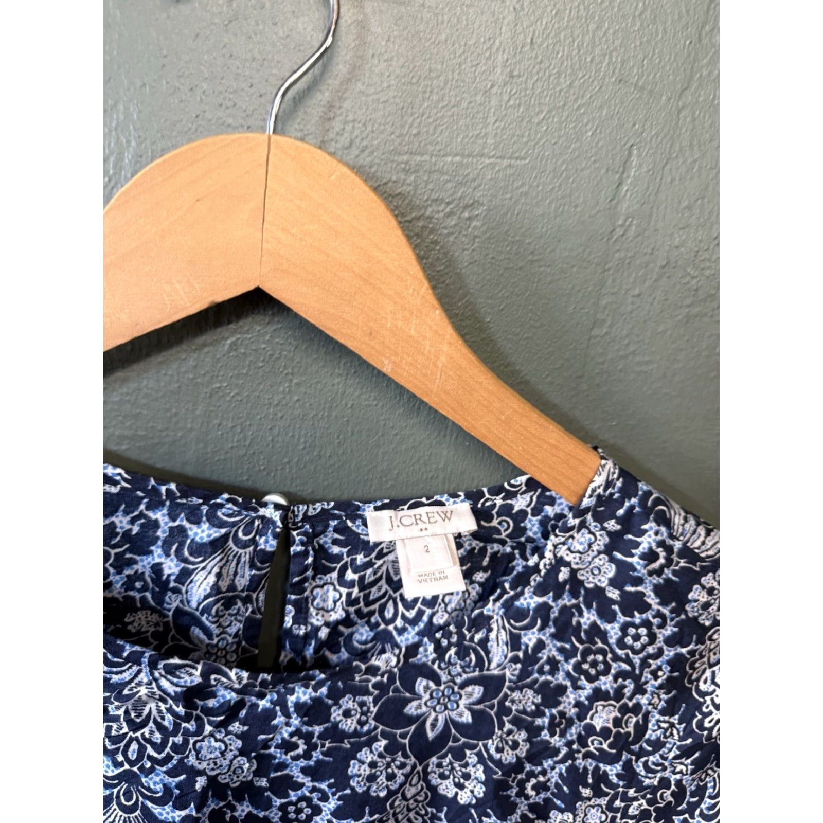 J.Crew J. Crew Womens Blue Floral Pattern 3/4 Sleeve Blouse Top Size 2 Size XS / US 0-2 / IT 36-38 - 3 Thumbnail