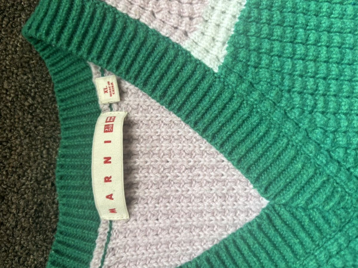 Marni × Uniqlo Uniqlo Marni Vest Size XL / US 12-14 / IT 48-50 - 2 Thumbnail