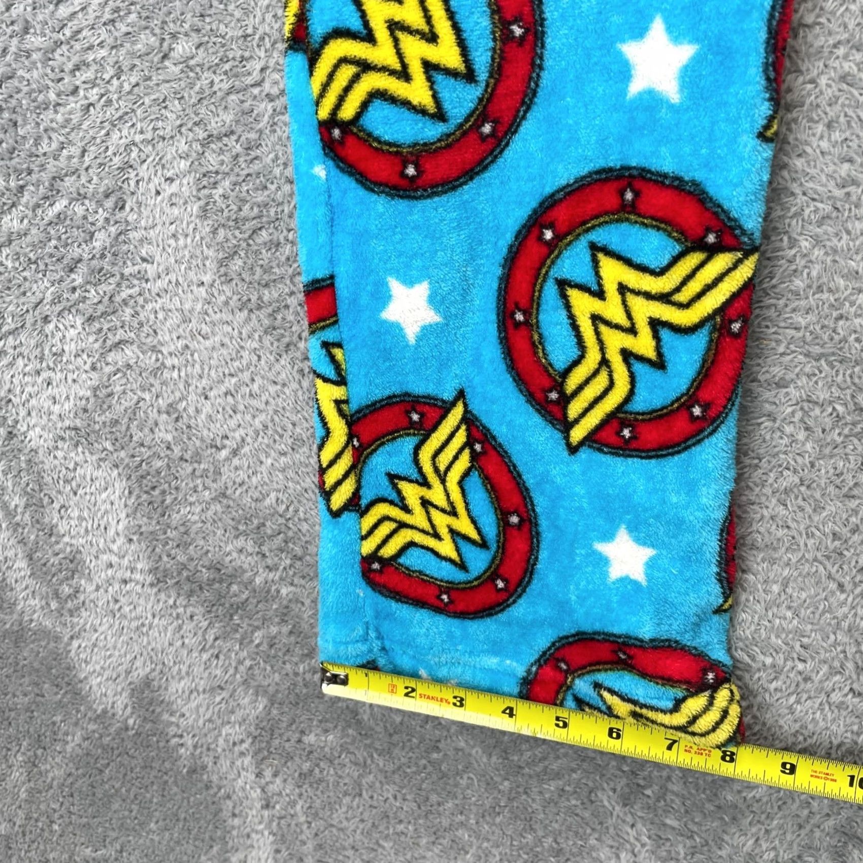 DC Comics DC Comics Pants Womens L Blue Wonder Woman Fleece Lounge Sleepwear AOP Size 36" / US 14 / IT 50 - 7 Thumbnail