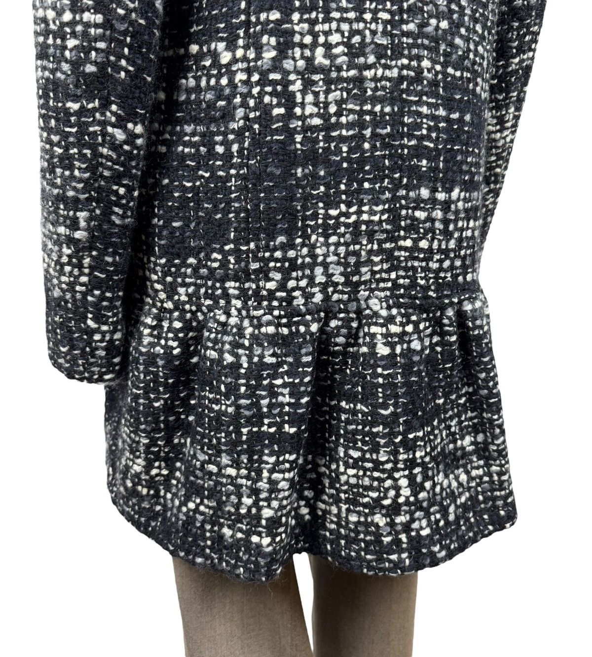 Weekend Max Mara Weekend Max Mara Wool Woven Knit Coat Pleated size US10 IT44 Size L / US 10 / IT 46 - 8 Thumbnail