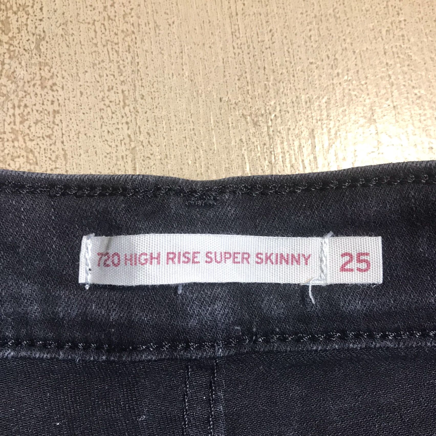 Levi's Levi's 720 Super High Rise Skinny Jeans Womens Black Denim 25x30 Distressed Slim Stretch 5-Pocket Bohemian Festival Long Inseam 30"} Size 42" / US 20 - 5 Thumbnail