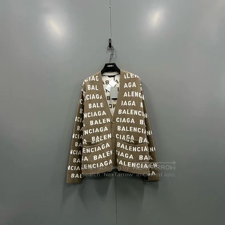 Balenciaga Balenciaga Fully Printed V-Neck Knit Cardigan Size US S / EU 44-46 / 1 - 1 Thumbnail