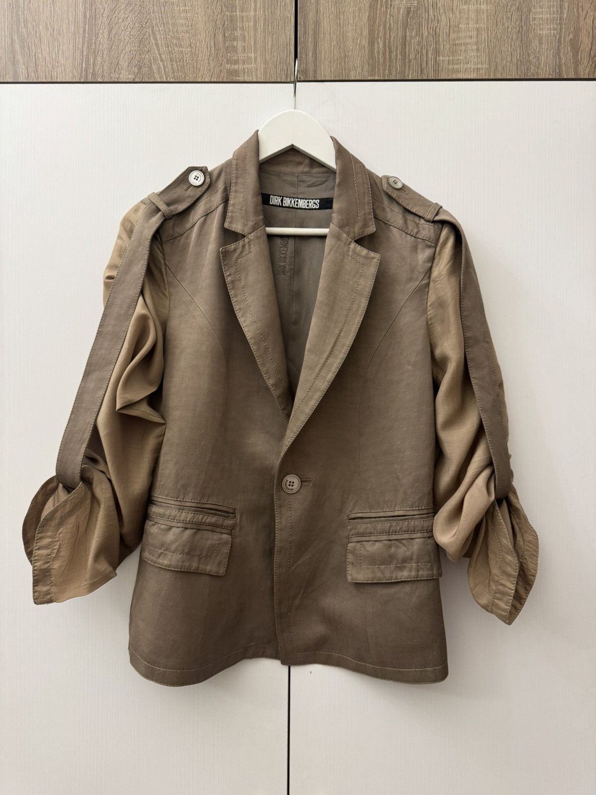 Dirk Bikkembergs Dirk Bikkembergs Ruffled Sleeve Blazer Archive Jacket Size M / US 6-8 / IT 42-44 - 1 Thumbnail