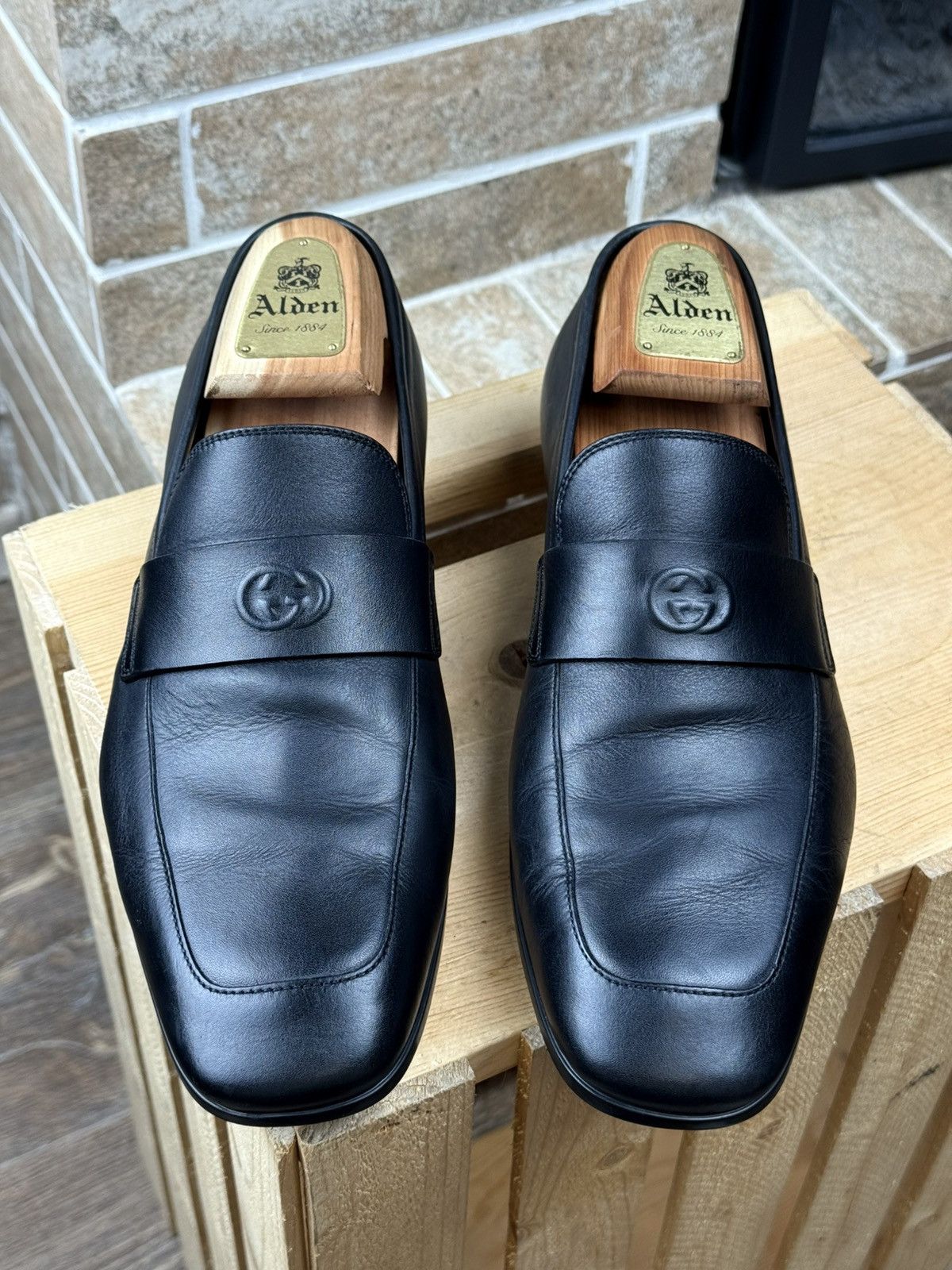 Gucci Gucci GG Black Leather Loafers Embossed Logo Size US 7.5 / EU 40-41 - 10 Thumbnail