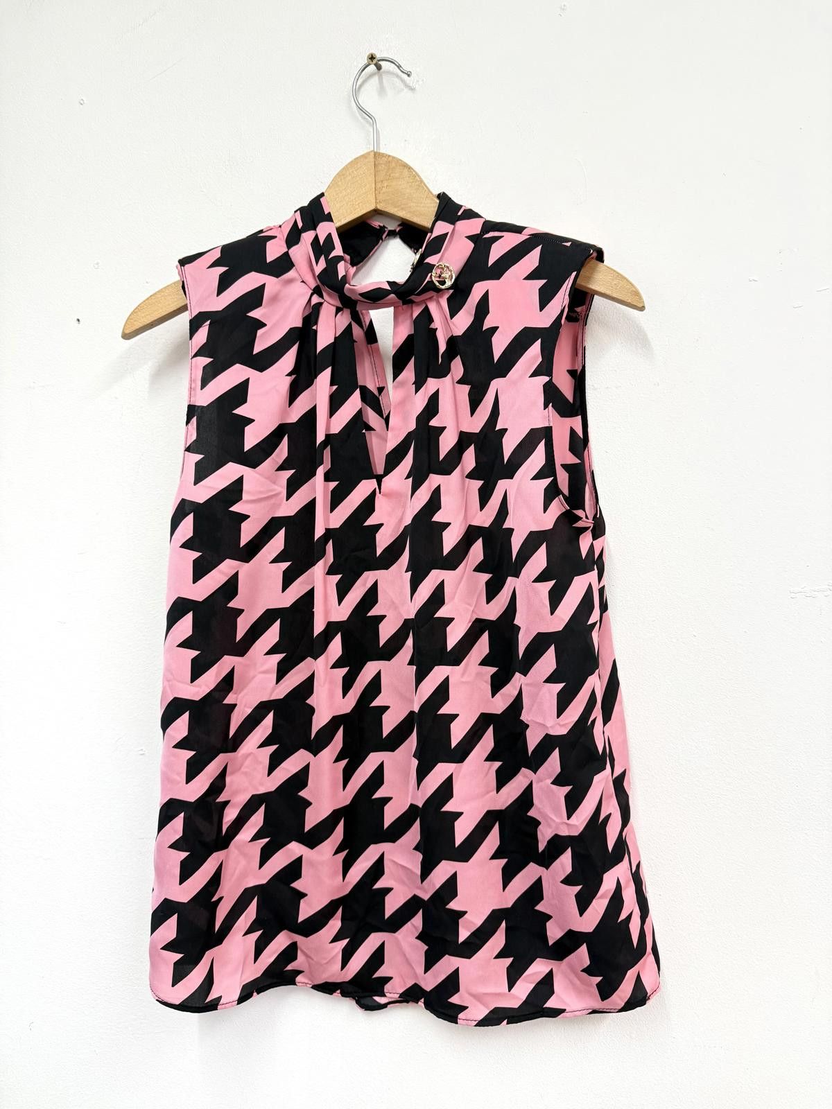 River Island River Island Pink and Black Houndstooth Sleeveless Top Size Size S / US 4 / IT 40 - 1 Thumbnail