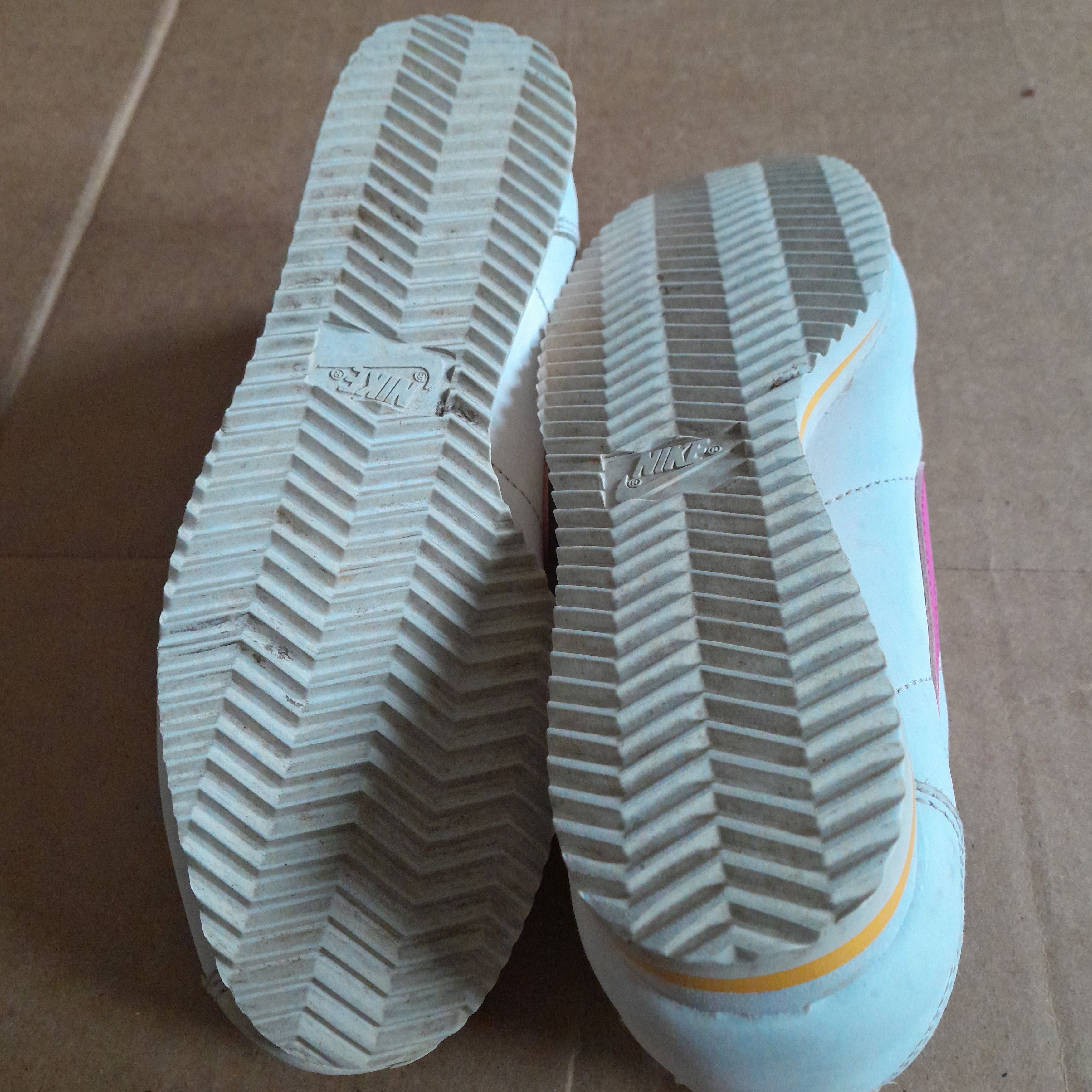Nike Nike Women's White Running Sneakers Size 6 Size US 6 / IT 36 - 8 Thumbnail