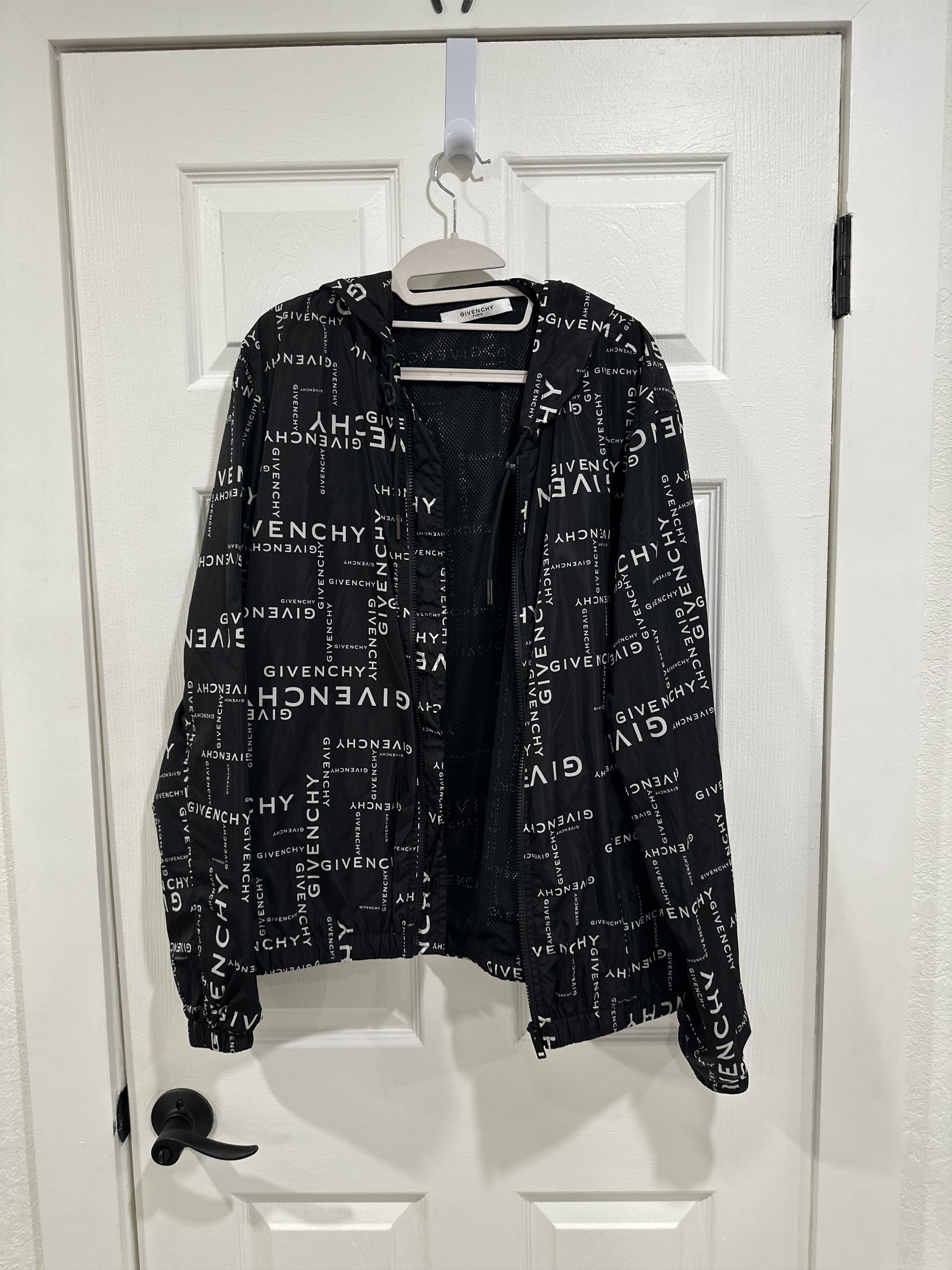 Givenchy Givenchy crossword rain coat/all over windbreaker Size US L / EU 52-54 / 3 - 1 Thumbnail