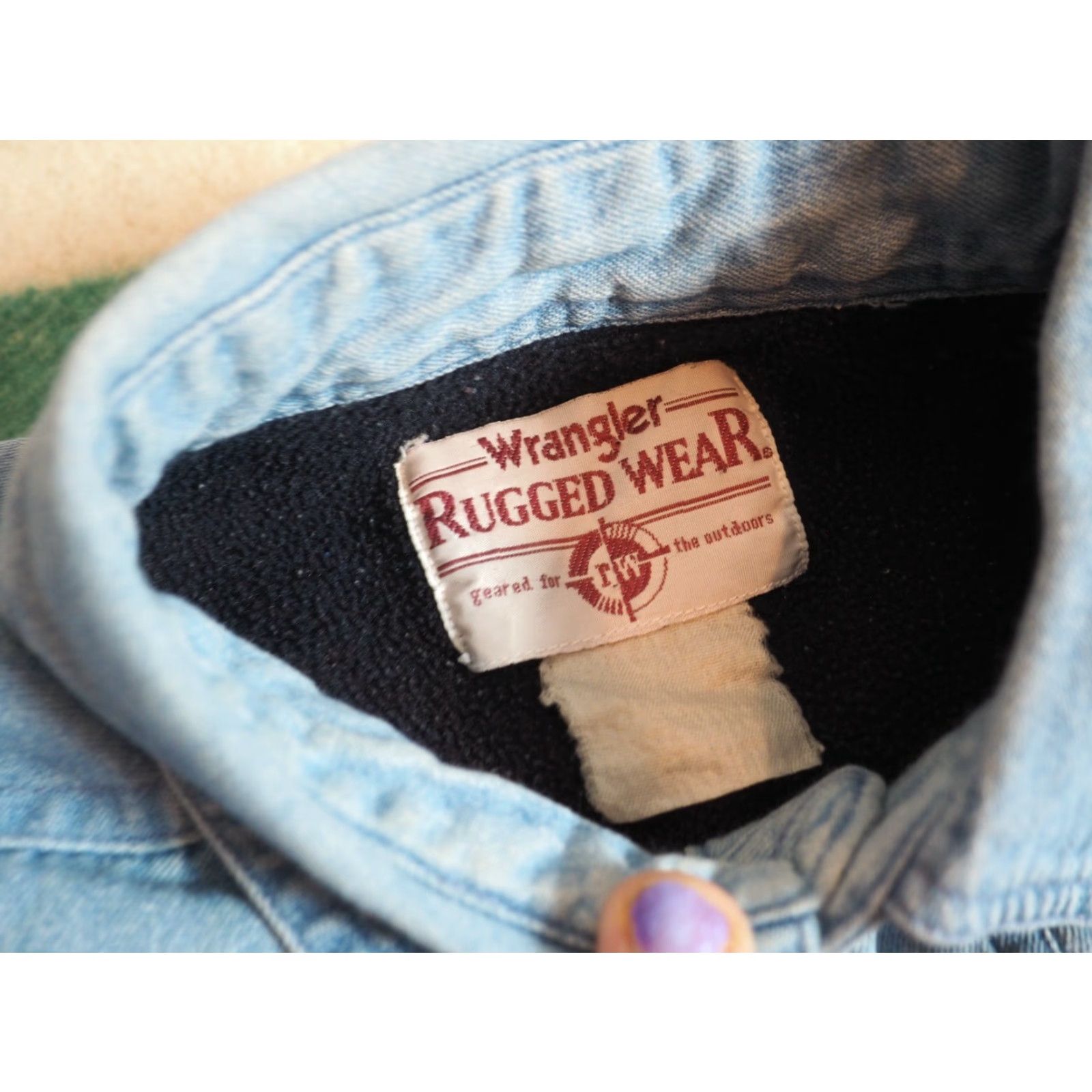 Wrangler VINTAGE Wrangler Denim Shirt Mens M blue 1980s Casual Button-Front Long Sleeve faded) Size US M / EU 48-50 / 2 - 3 Thumbnail