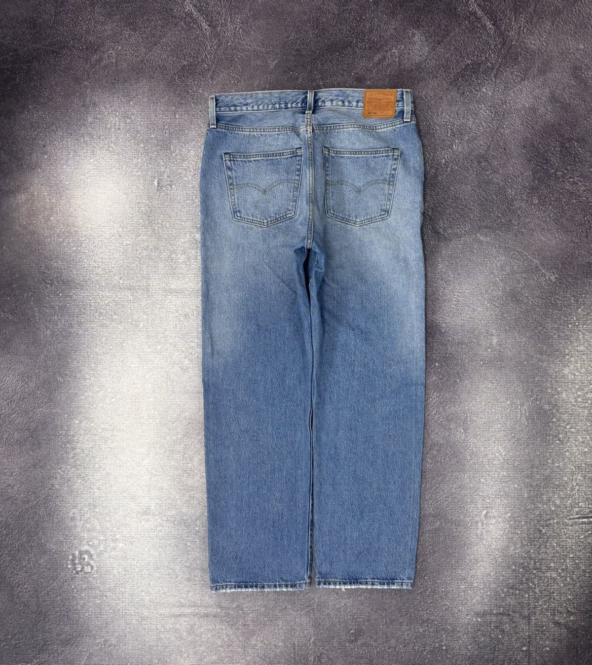 Levi's Levi’s 501 ‘90s Men’s Blue Straight Fit Selvedge Denim Jeans Size US 31 - 1 Thumbnail