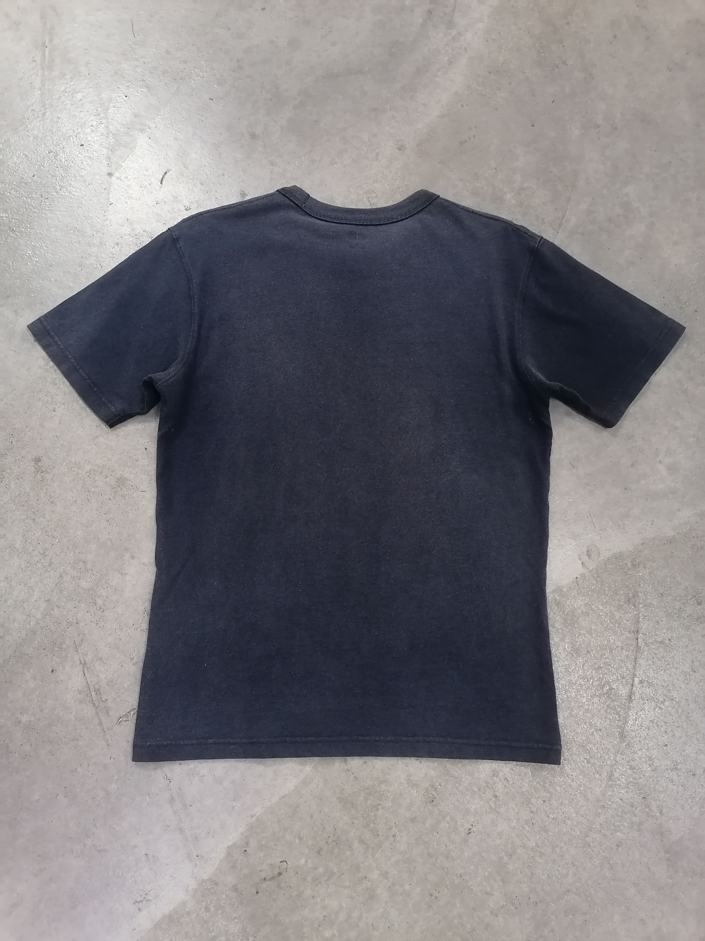 Japanese Brand Trashed Faded Uniqlo Blue Tee Size US S / EU 44-46 / 1 - 7 Thumbnail