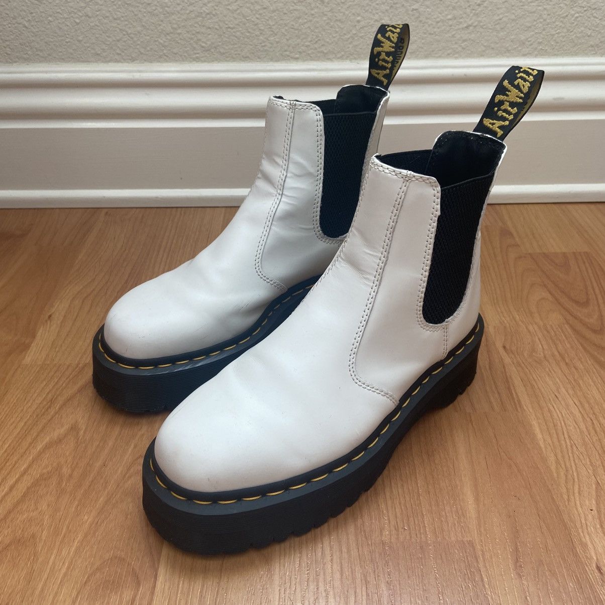 Dr. Martens Dr. Martens Women’s White Chelsea Boots Size 7M Size US 7 / IT 37 - 3 Thumbnail