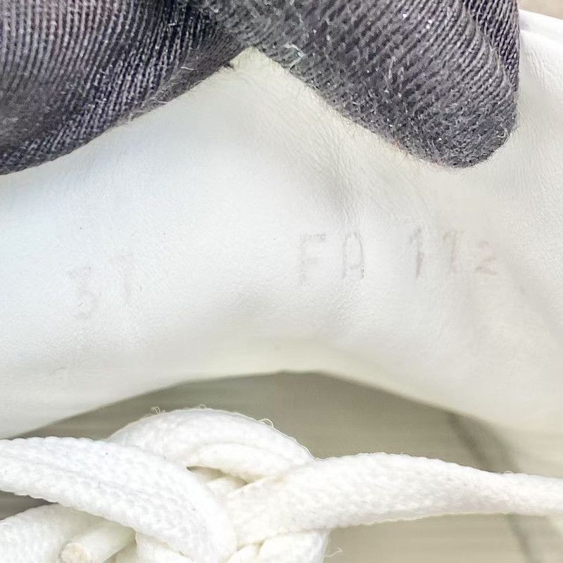 Louis Vuitton Louis Vuitton Embroidered Logo Sneakers for All - Size US 6.5 / EU 39-40 - 5 Thumbnail