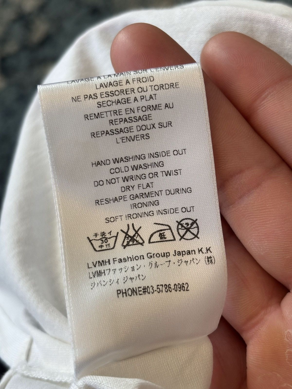 Givenchy Givenchy White Back Hit Embroidered T Shirt Size Medium Size US M / EU 48-50 / 2 - 7 Thumbnail