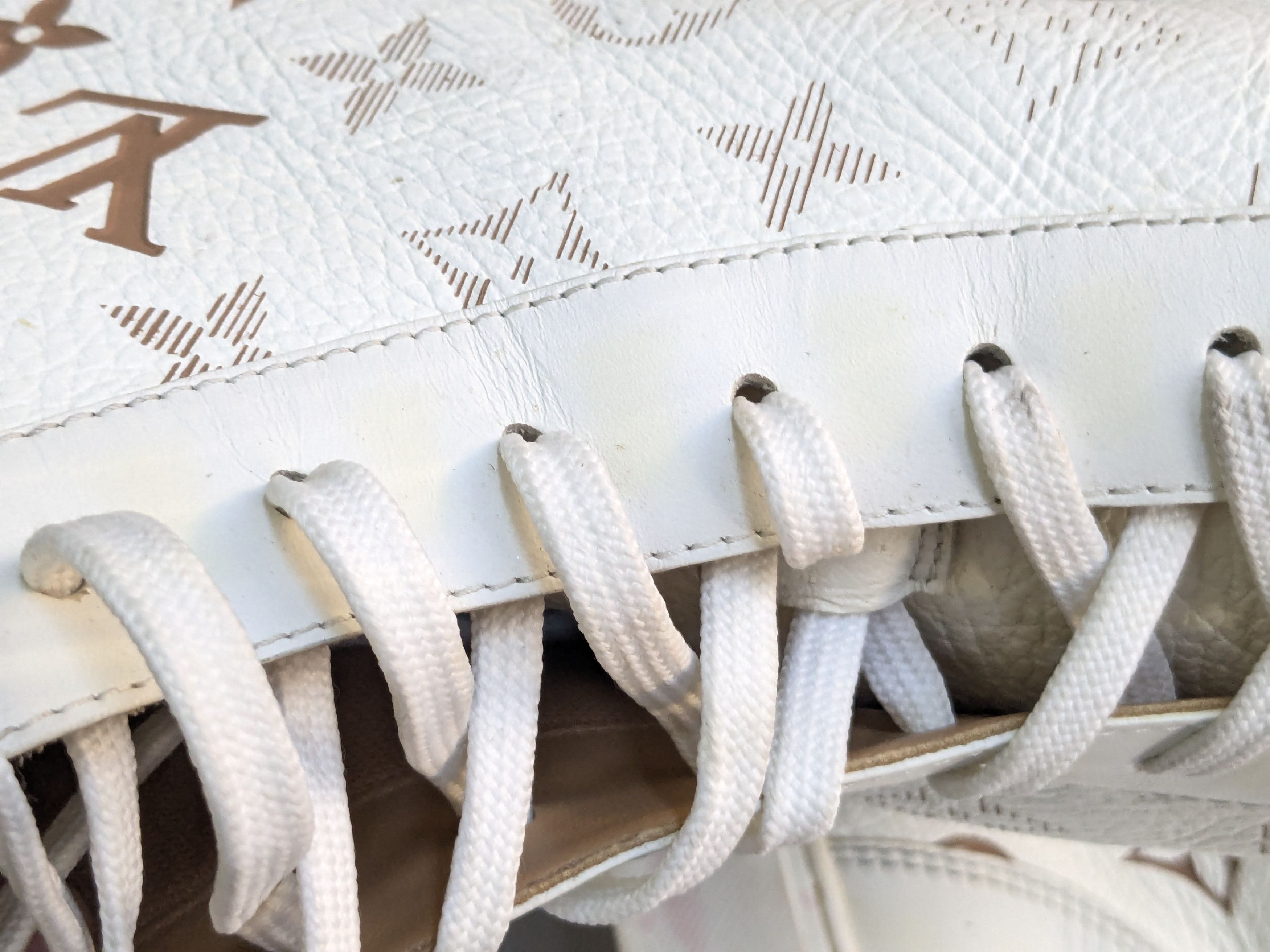 Louis Vuitton Louis Vuitton Sneakers White 10 Monogram Logo High Tops Size US 10 / EU 43 - 10 Thumbnail
