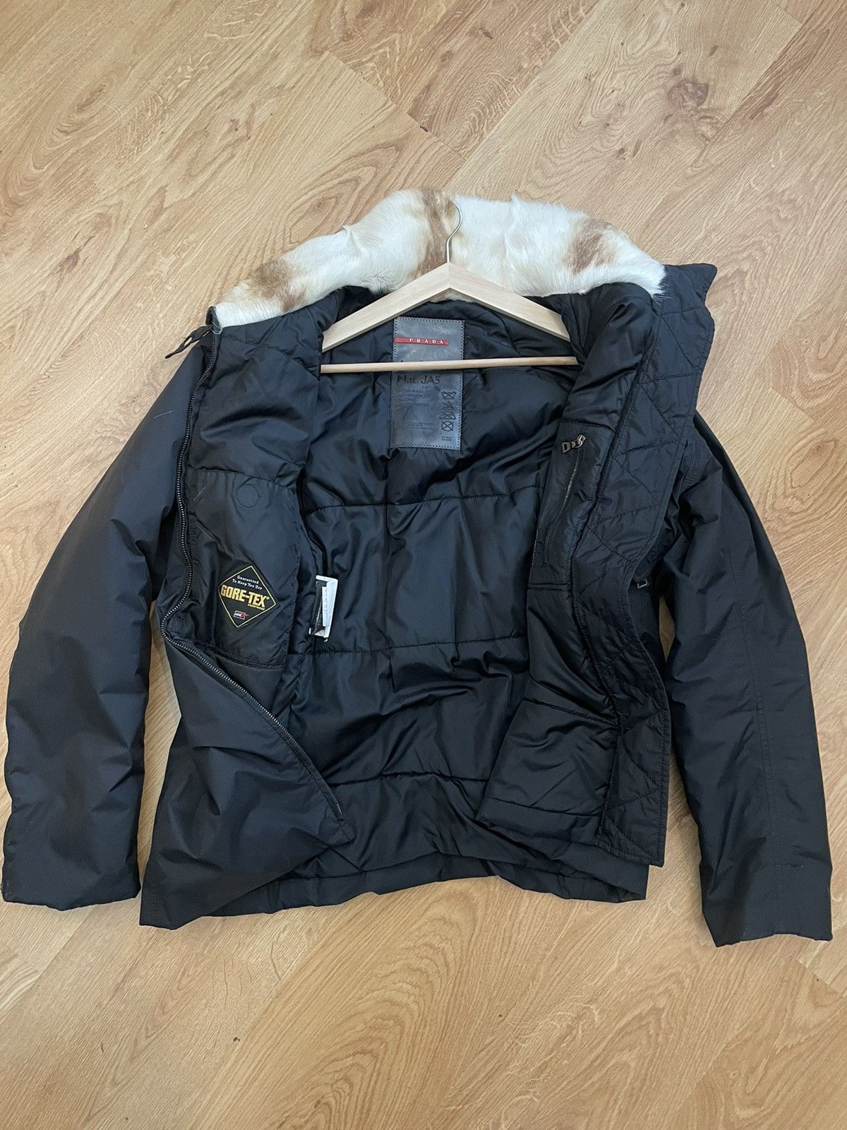 Prada Prada fur collar Gore Tex jacket Size US S / EU 44-46 / 1 - 6 Thumbnail