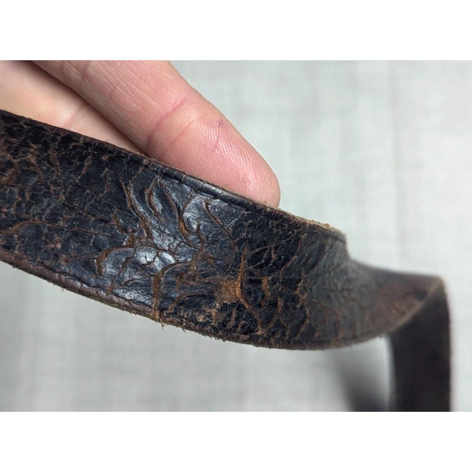 Vintage VINTAGE handcrafted leather western belt 34 Men Brown Patina Tooled 1950s rustic buckle belt 34 Mens Size 34 - 3 Thumbnail