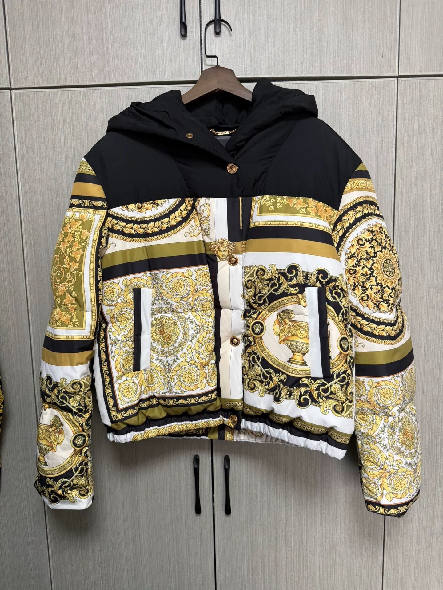 Versace Versace Down Heavy Coat s Men Size US S / EU 44-46 / 1 - 1 Thumbnail