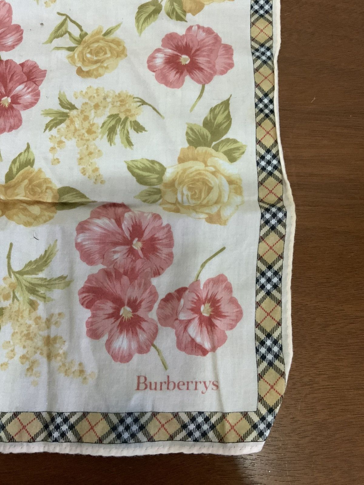 Burberry Burberrys Flower Handkerchief Bandana Size ONE SIZE - 17 Thumbnail