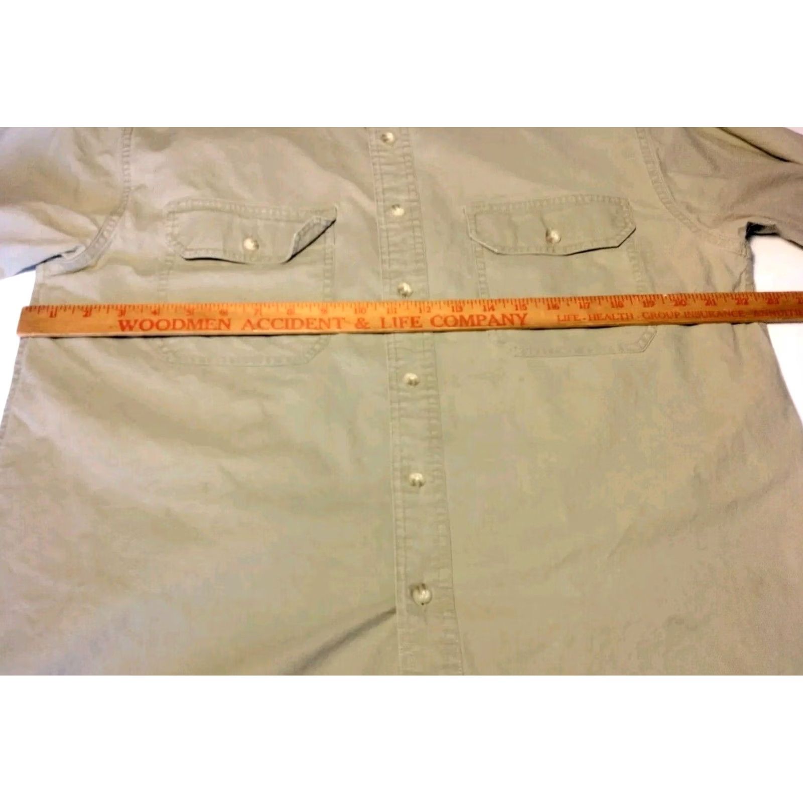 Vintage VINTAGE LL Bean Shirt Medium Beige Cotton Twill Long Sleeve Camp Work Workwear Button-Up Collar Spread Pockets Mens Regular 90s Camp Hiking Outdoorsy Size US M / EU 48-50 / 2 - 5 Thumbnail