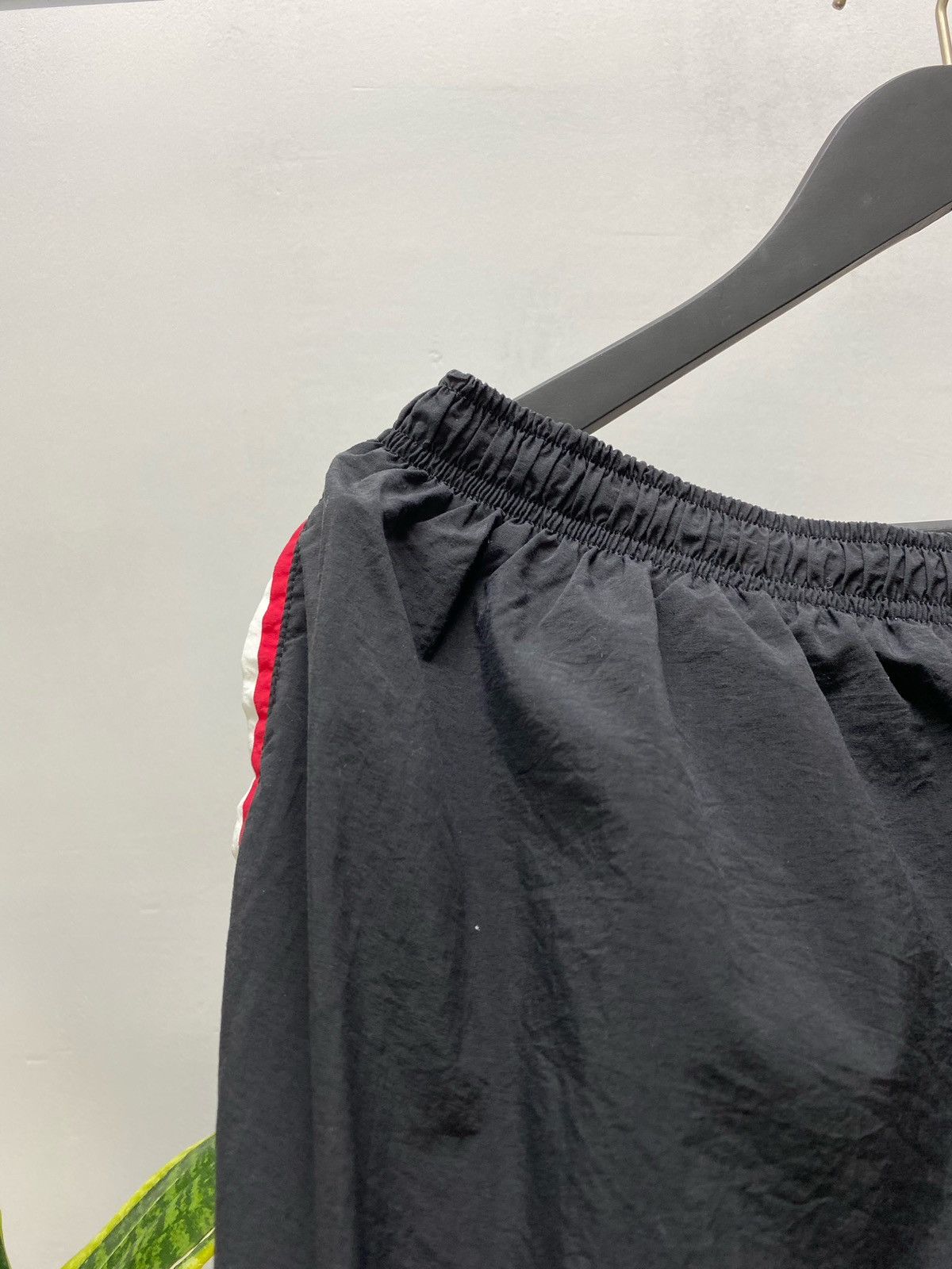 Nike × Vintage Vintage 99s Glasgow Rangers Soccer Shorts Football Size US 36 / EU 52 - 9 Thumbnail