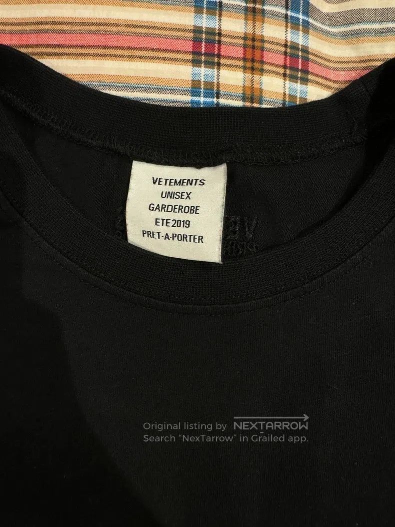 Vetements Vetements Black T-shirt with lettered Earth print Size US S / EU 44-46 / 1 - 2 Thumbnail