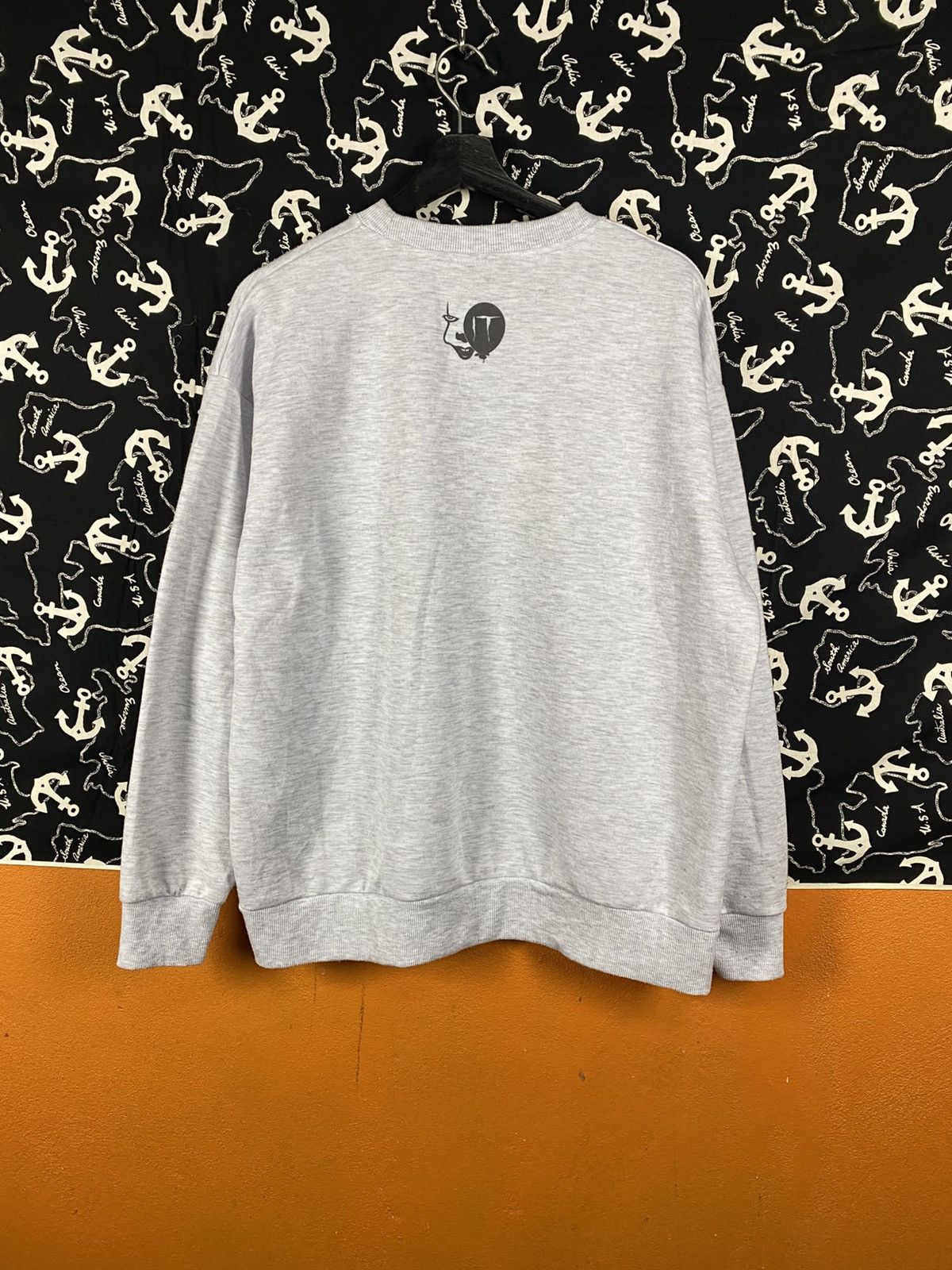 Expert Horror IT Pennywise Graphic Sweatshirt Grey Horror Movie Crewneck Size US L / EU 52-54 / 3 - 9 Thumbnail