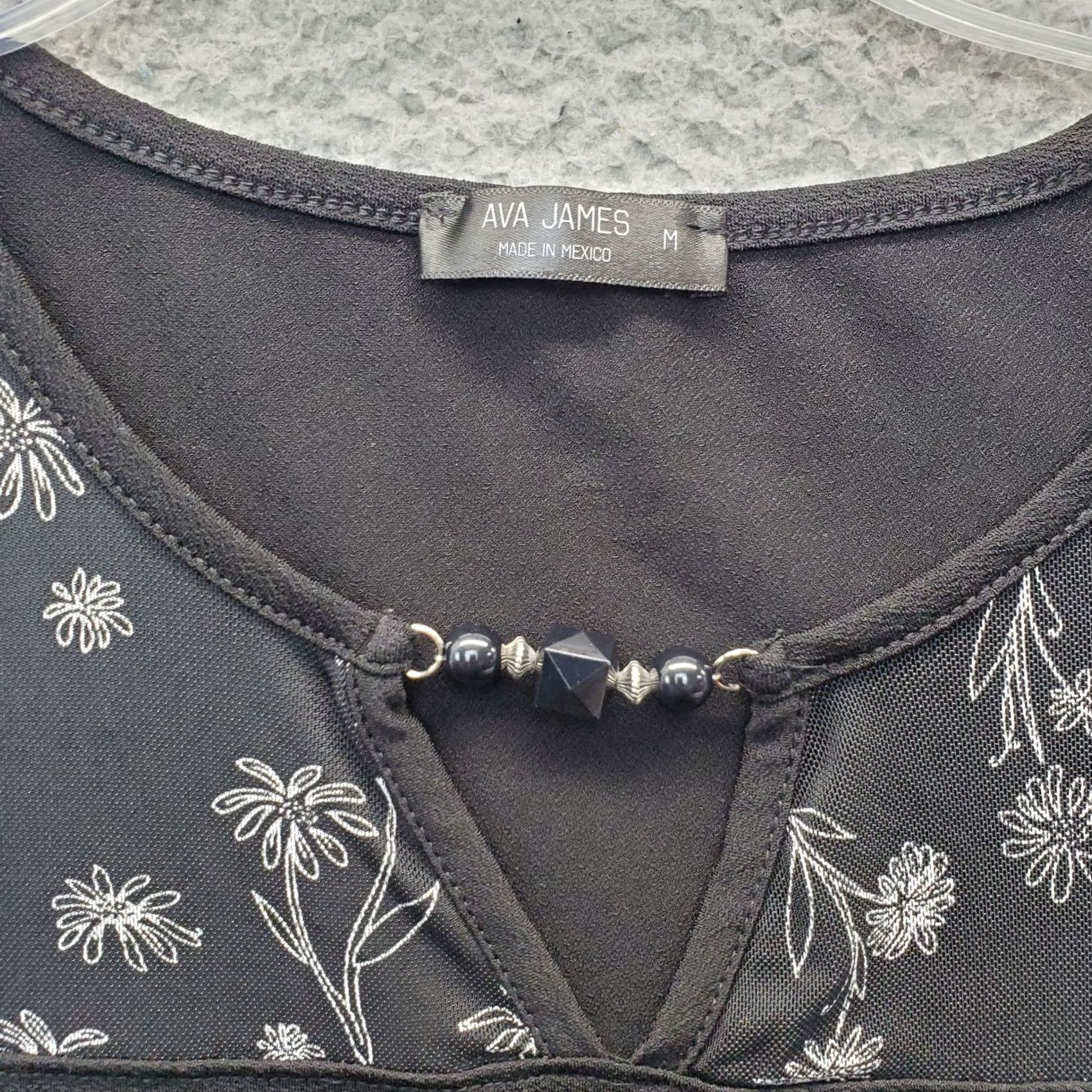 Vintage Ava James Tank Top Womens M Black Floral Stretch Sleeveless Keyhole Front Shirt Womens Size M Black Floral Tank Size M / US 6-8 / IT 42-44 - 3 Thumbnail