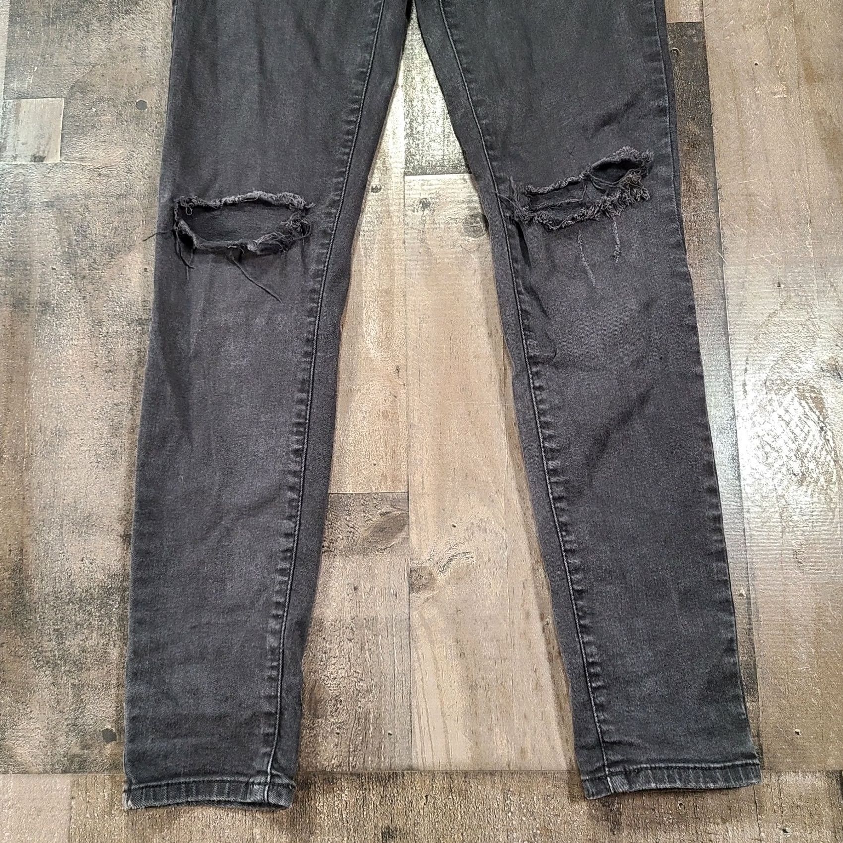 Forever 21 FOREVER 21 Jeans Womens 25 Skinny High Rise Distressed Zip Dark Wash Black Denim Size 42" / US 20 - 6 Thumbnail