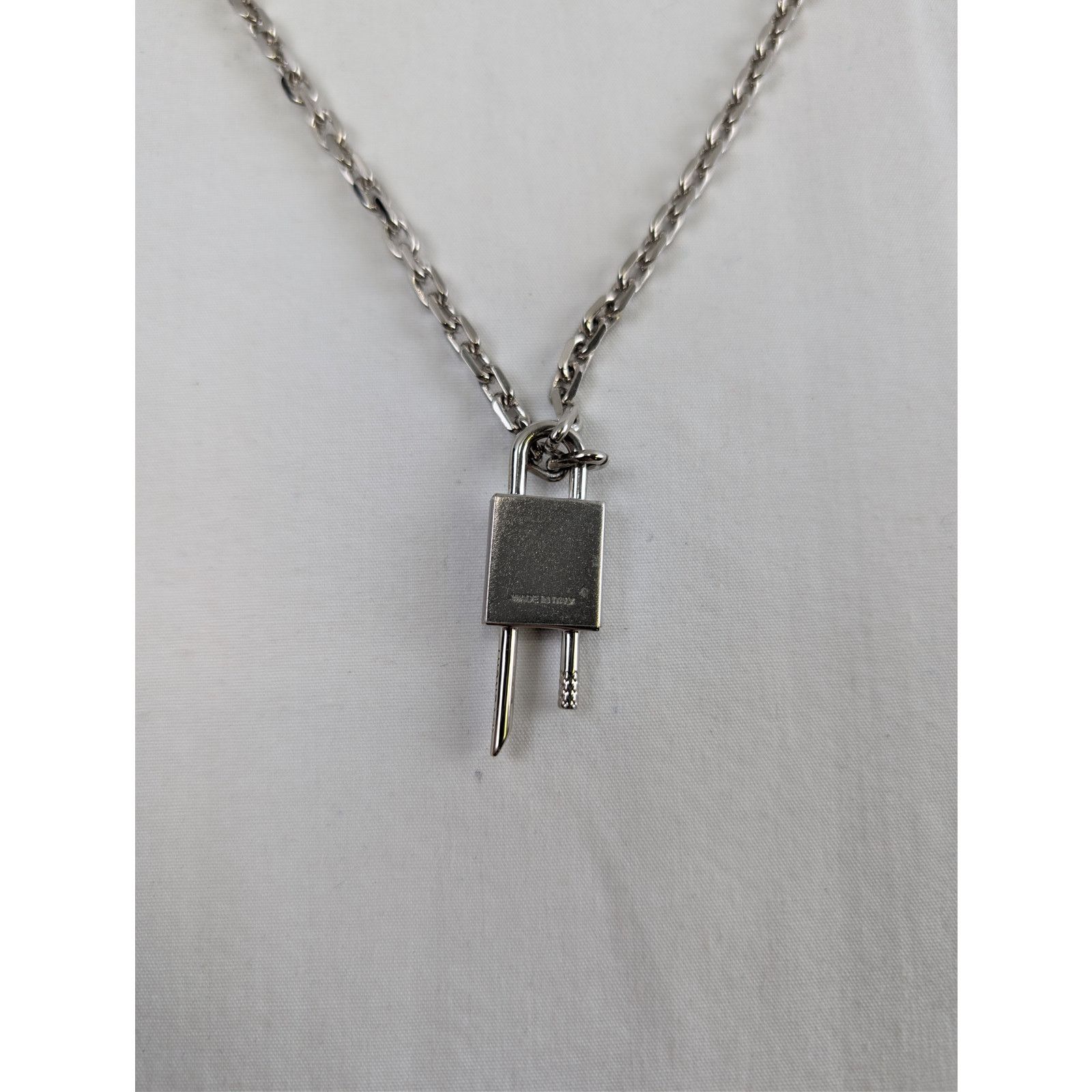 Givenchy o1rshd1 Size: OS / Lock Necklace in Silver Size ONE SIZE - 5 Thumbnail
