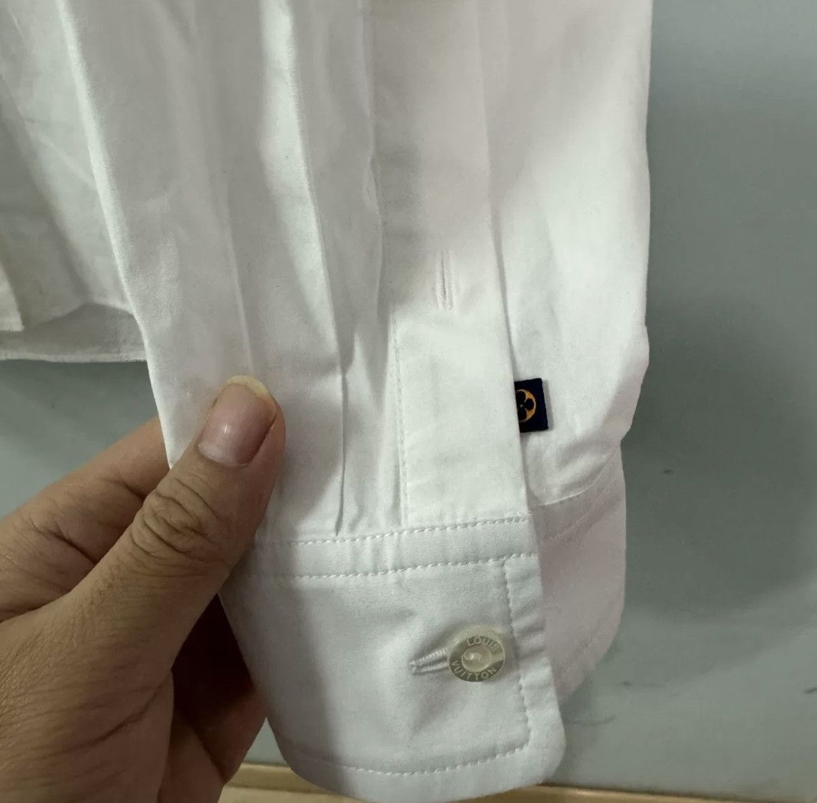 Louis Vuitton Louis Vuitton shirt Size US M / EU 48-50 / 2 - 3 Thumbnail