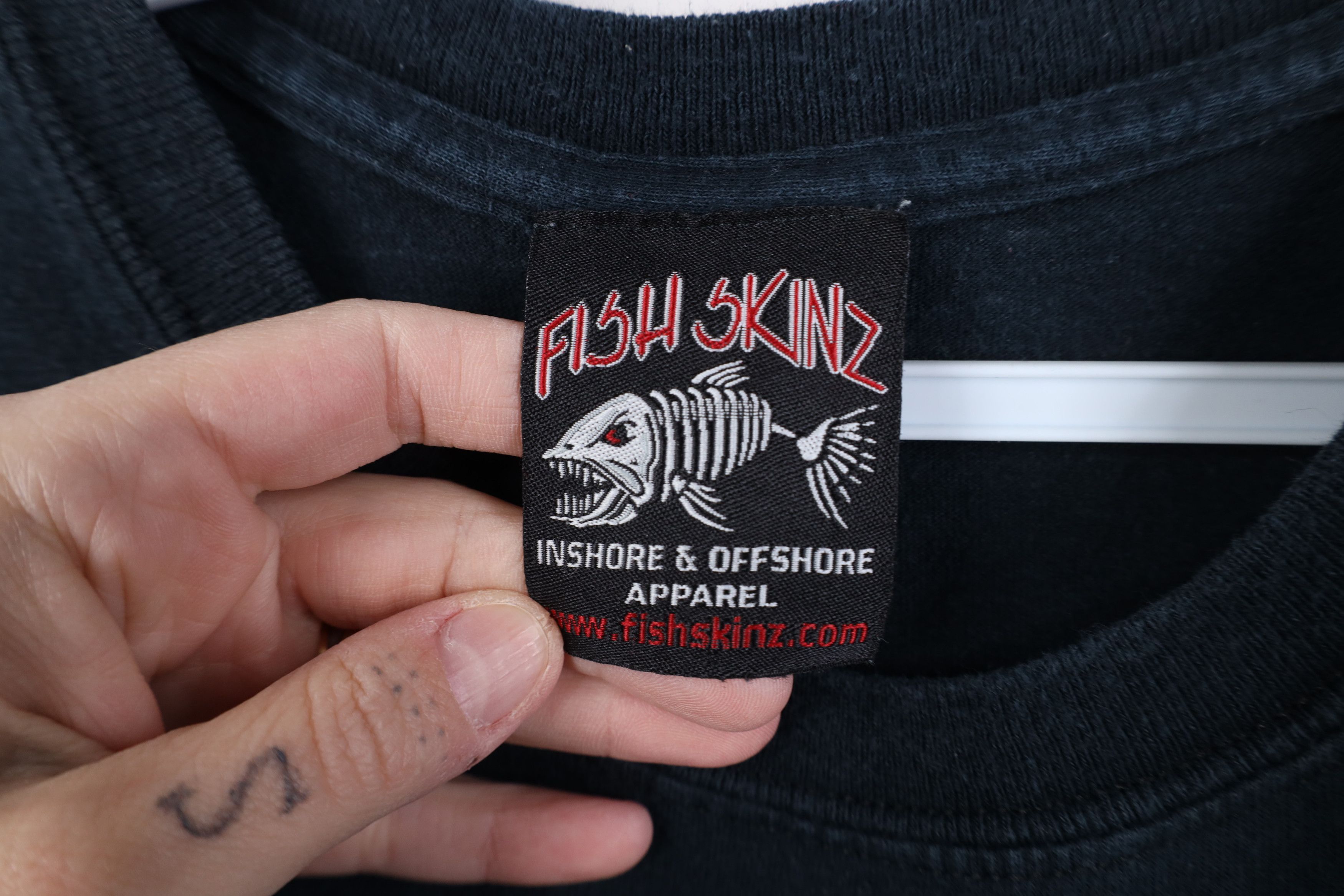 Vintage Vintage Y2K Streetwear Fish Skinz Marlin Fishing T-Shirt Size US L / EU 52-54 / 3 - 9 Thumbnail