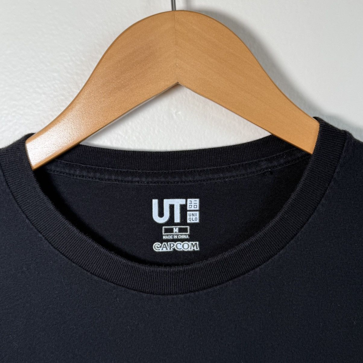 Uniqlo Uniqlo UT Monster Hunter T-Shirt Camo Pocket Capcom Men’s Size US M / EU 48-50 / 2 - 3 Thumbnail