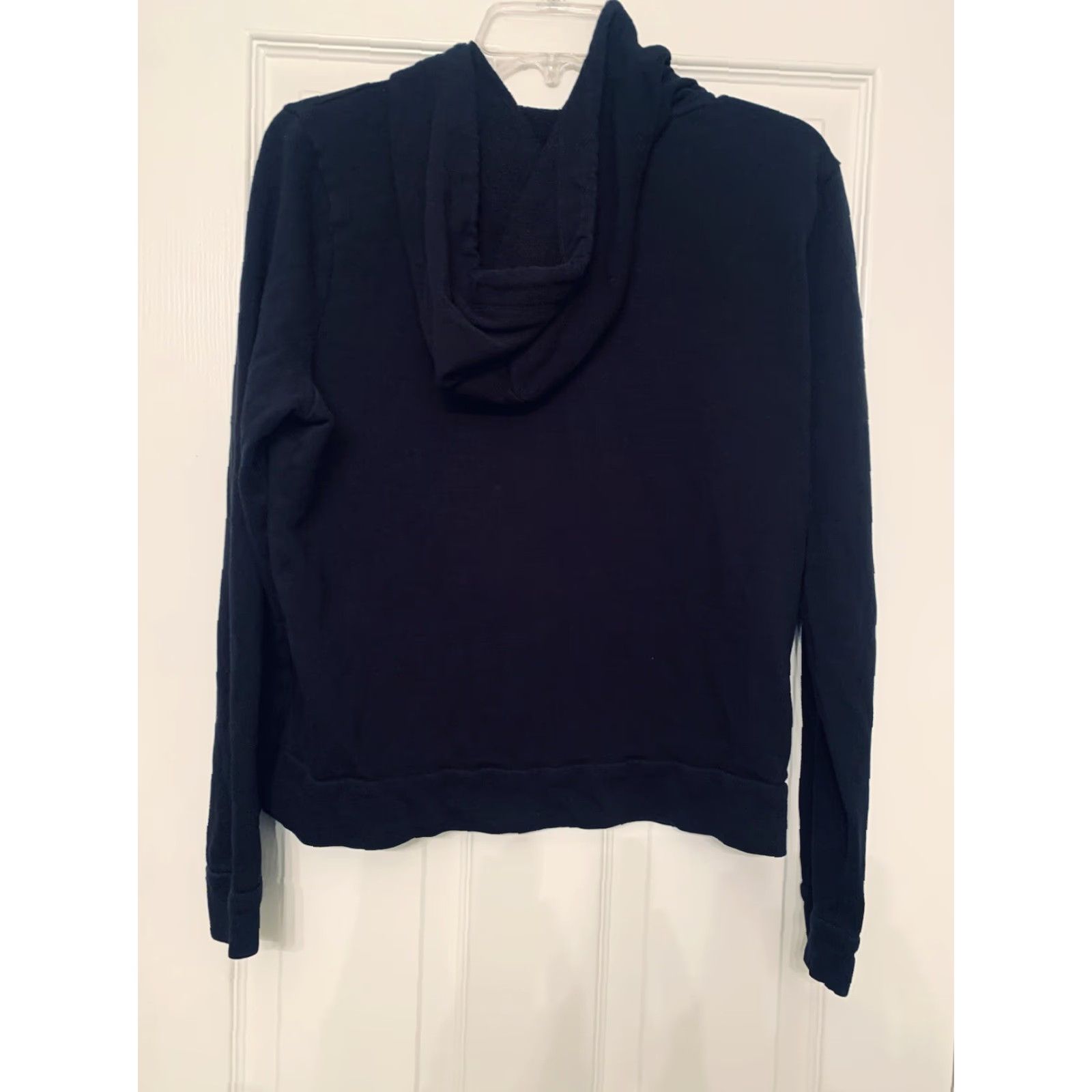 Victoria's Secret Victoria's Secret Black Hooded Sweatshirt Size Large Logo Jacket User: Victoria's Secret Black Hooded Sweatshirt Size Large Logo Jacket Size L / US 10 / IT 46 - 4 Thumbnail
