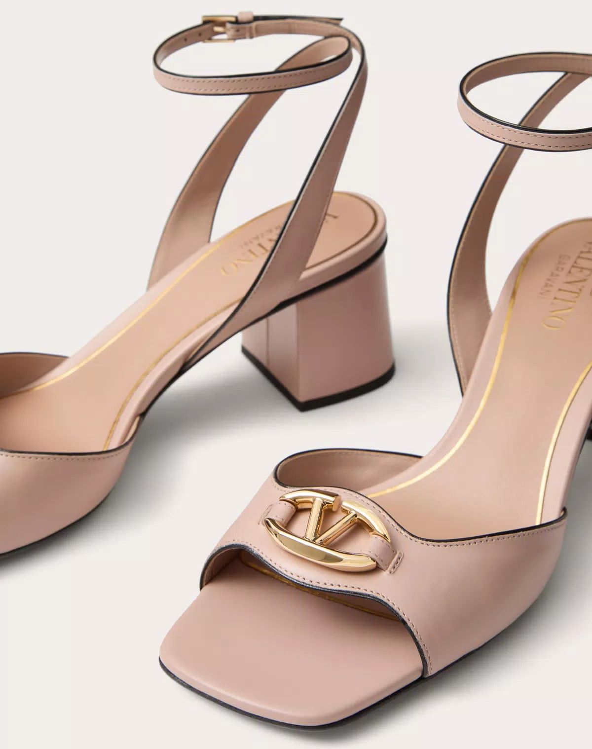 Valentino o1s1wg110625 Vlogo 60mm Leather Sandals in Blush Pink Size US 9 / IT 39 - 5 Thumbnail