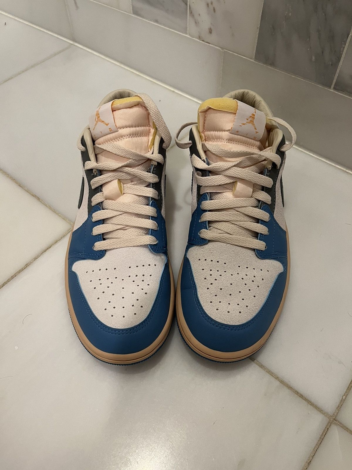 Nike Jordan 1 low SE Tokyo 96 Size US 8 / EU 41 - 1 Thumbnail