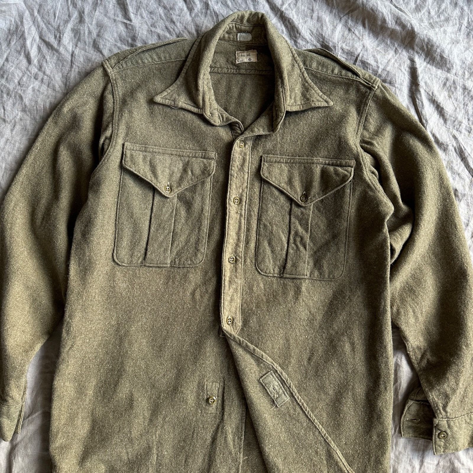 Vintage Vintage British Army Wool Field Shirt Green 1950s Size M Mad Size US M / EU 48-50 / 2 - 2 Thumbnail
