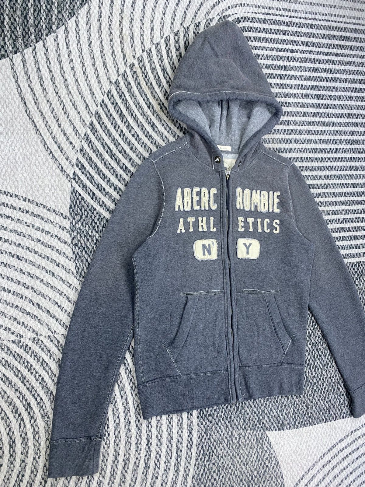 Abercrombie & Fitch Vintage Abercrombie & Fitch Embroidered Zip-Up Hoodies Size US S / EU 44-46 / 1 - 3 Thumbnail