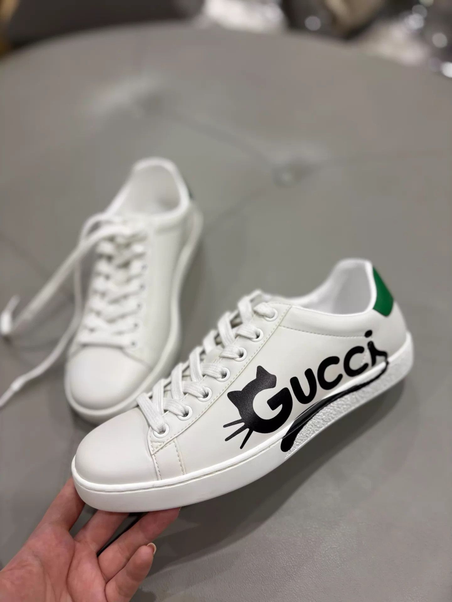 Gucci Gucci Kitten Logo Leather White Sneakers NOS 36 Size US 5.5 / IT 35.5 - 1 Thumbnail